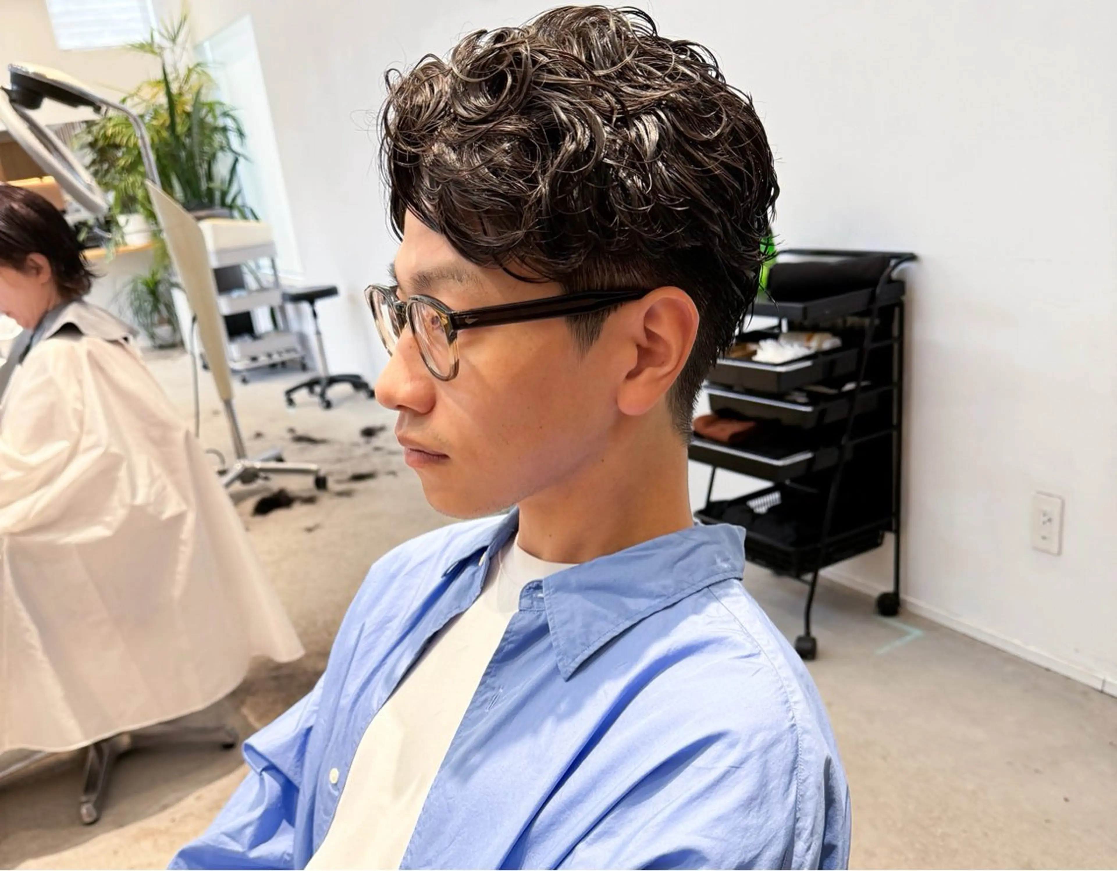 ショート パーマ メンズ アップバング メンズパーマ 服部 雄輝のヘアスタイル