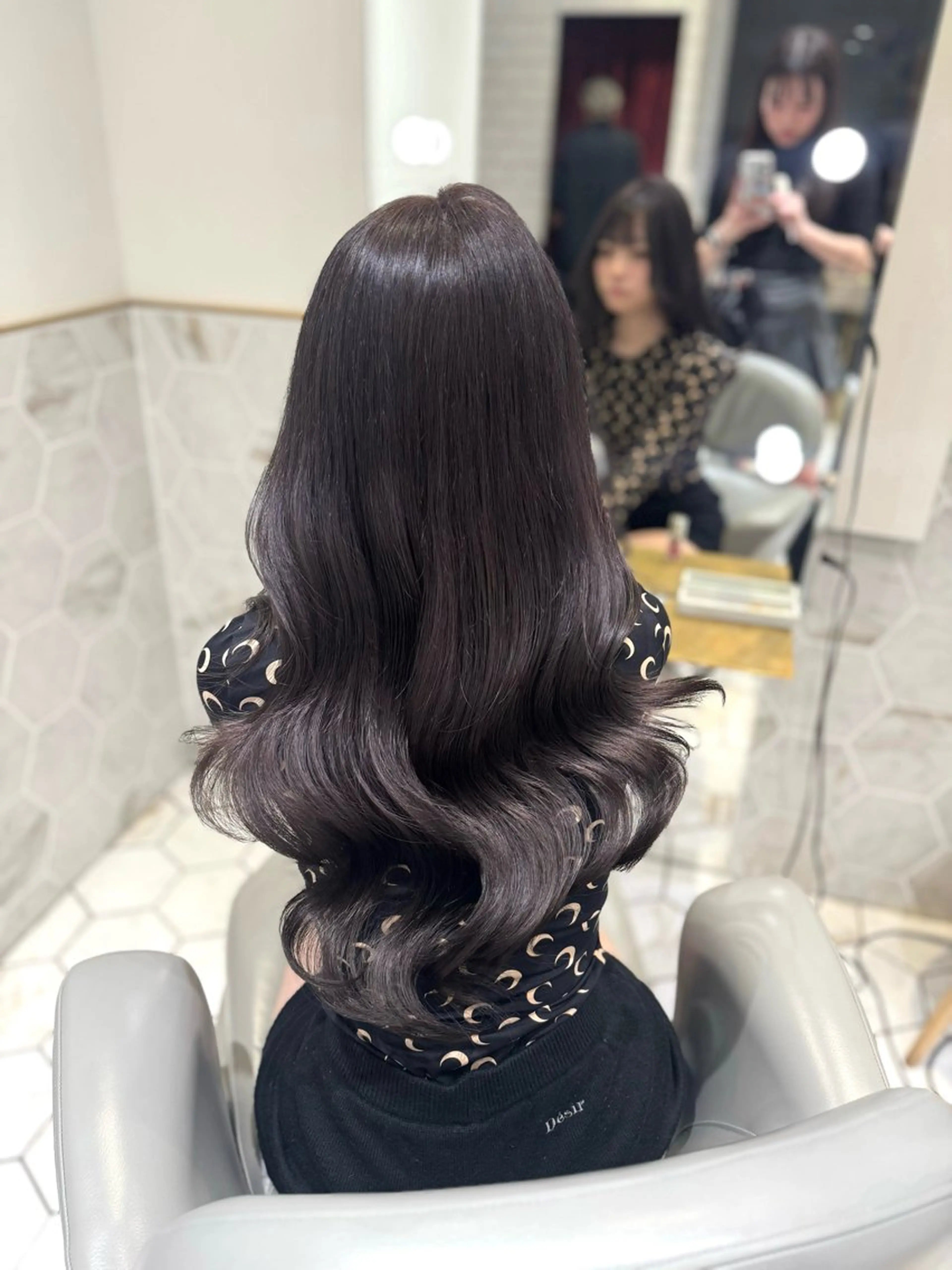 ロング カラー グレージュ ラベンダーカラー ラベンダーグレージュ ラベンダーグレー ヘアカラー costes 今井芽依のヘアスタイル