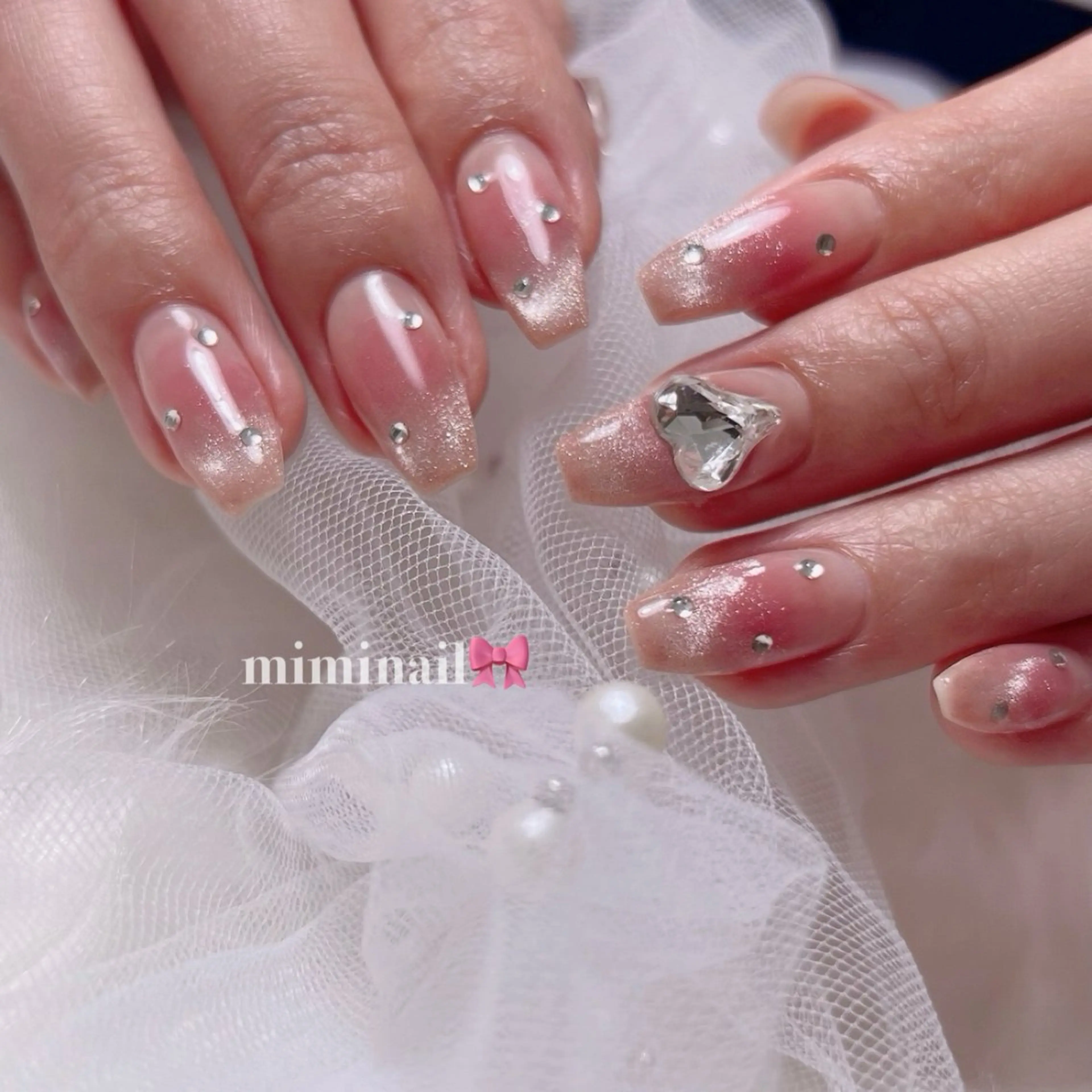 チークネイル+先端マグネットグラデ(オフなし)の写真