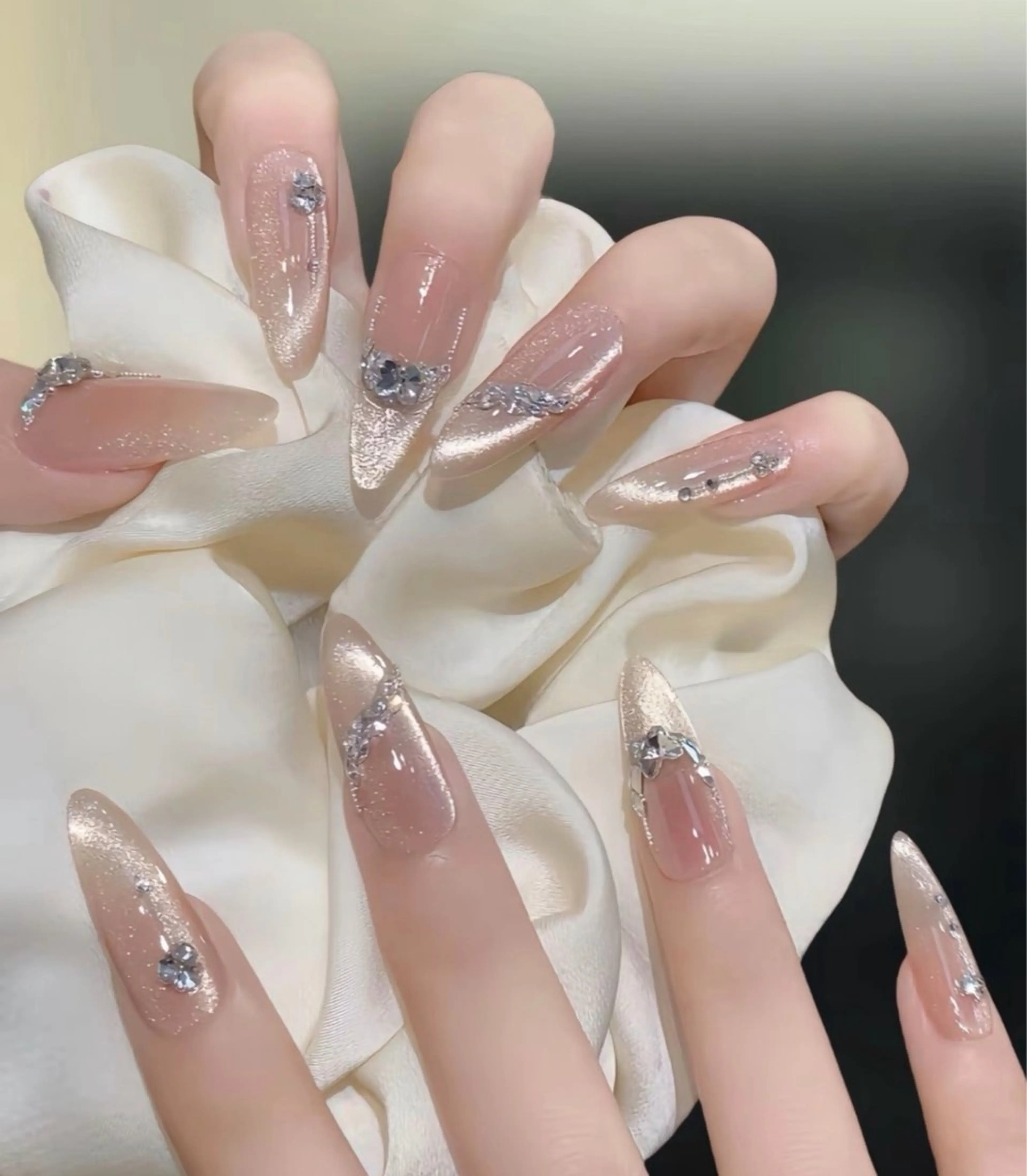 ネイル ETELUNA Nail 銀座店【パラジェル/フィルイン/チップスカルプ/マグネット/ニュアンス】所属・周 テイのネイルデザイン