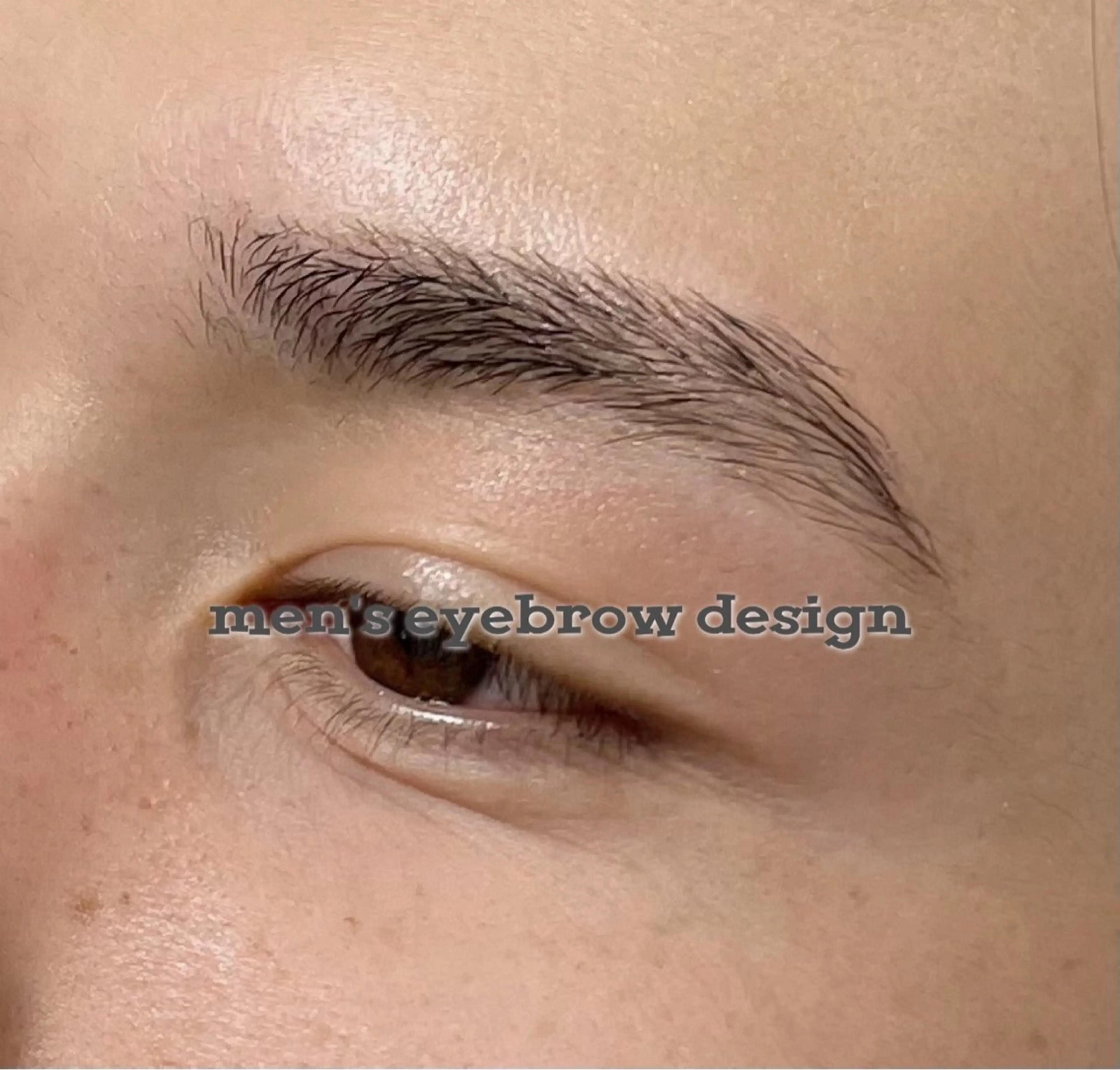 men's eyebrow design（間引きあり）の写真