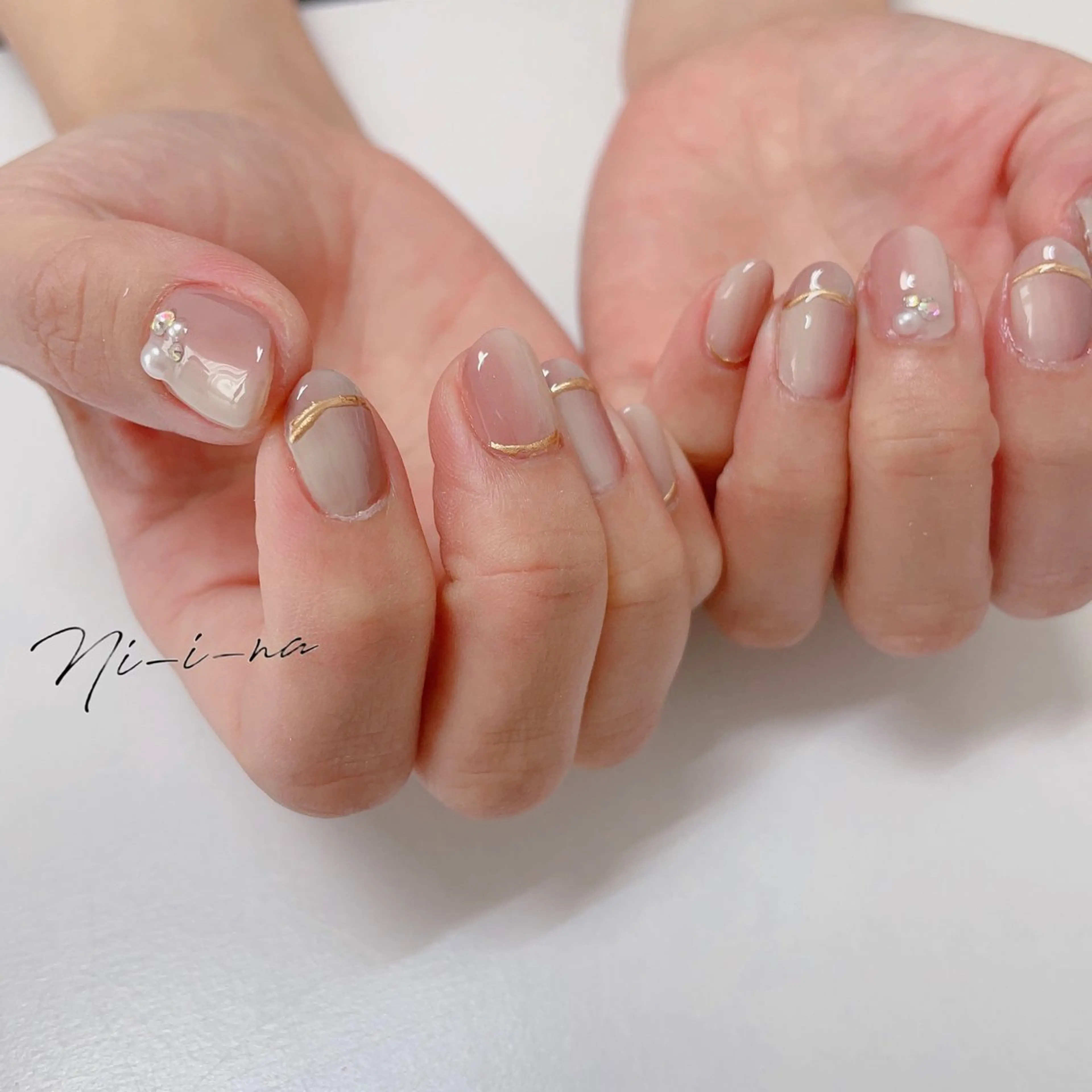 ネイル フレンチネイル オンブレフレンチ ハンドネイル nail salon Ni-i-naのネイルデザイン