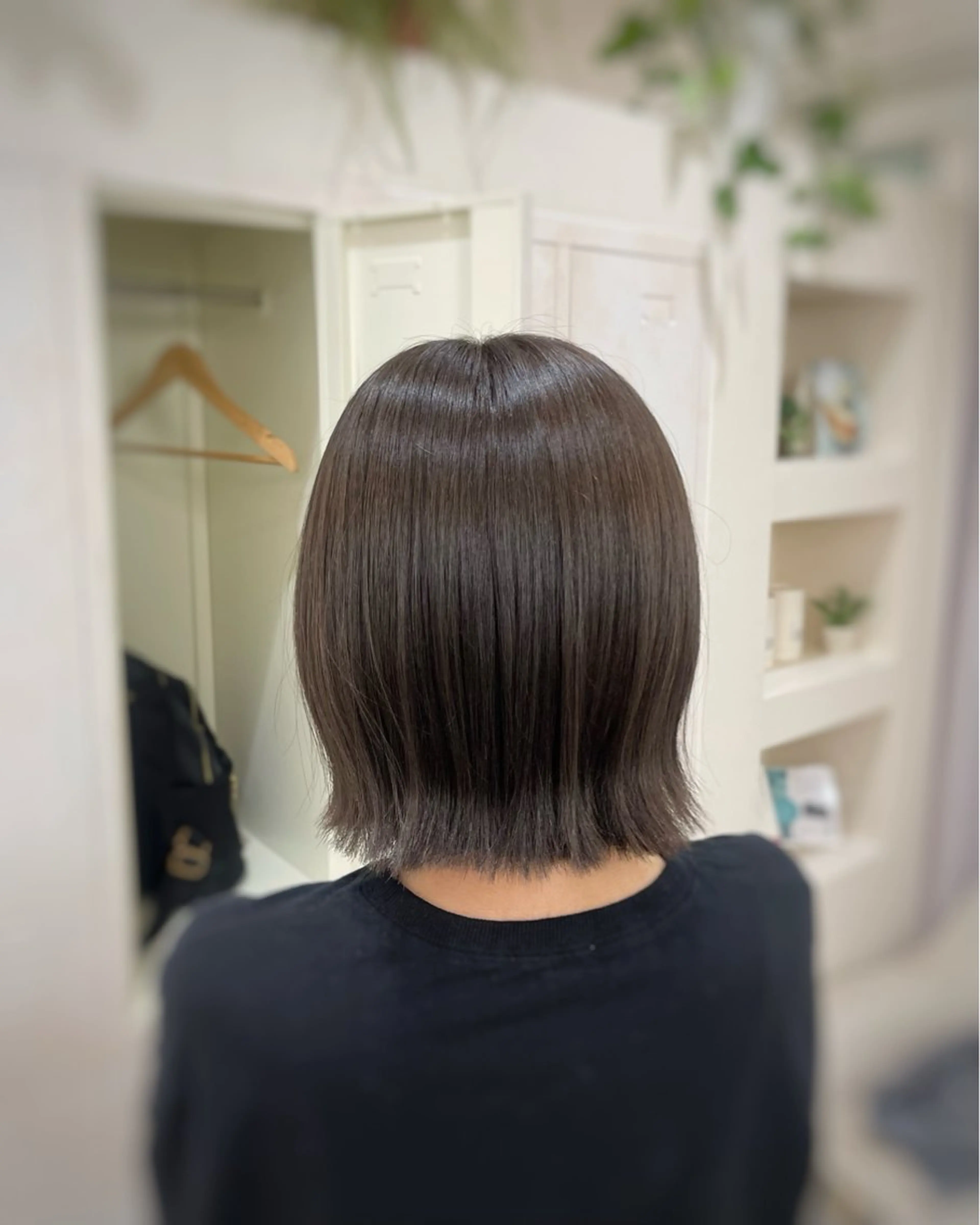 ミディアム 切りっぱなしボブ ボブ カット ヘアカラー トリートメント 東梅田エリアカラー ヘアセットNo. 1のヘアスタイル