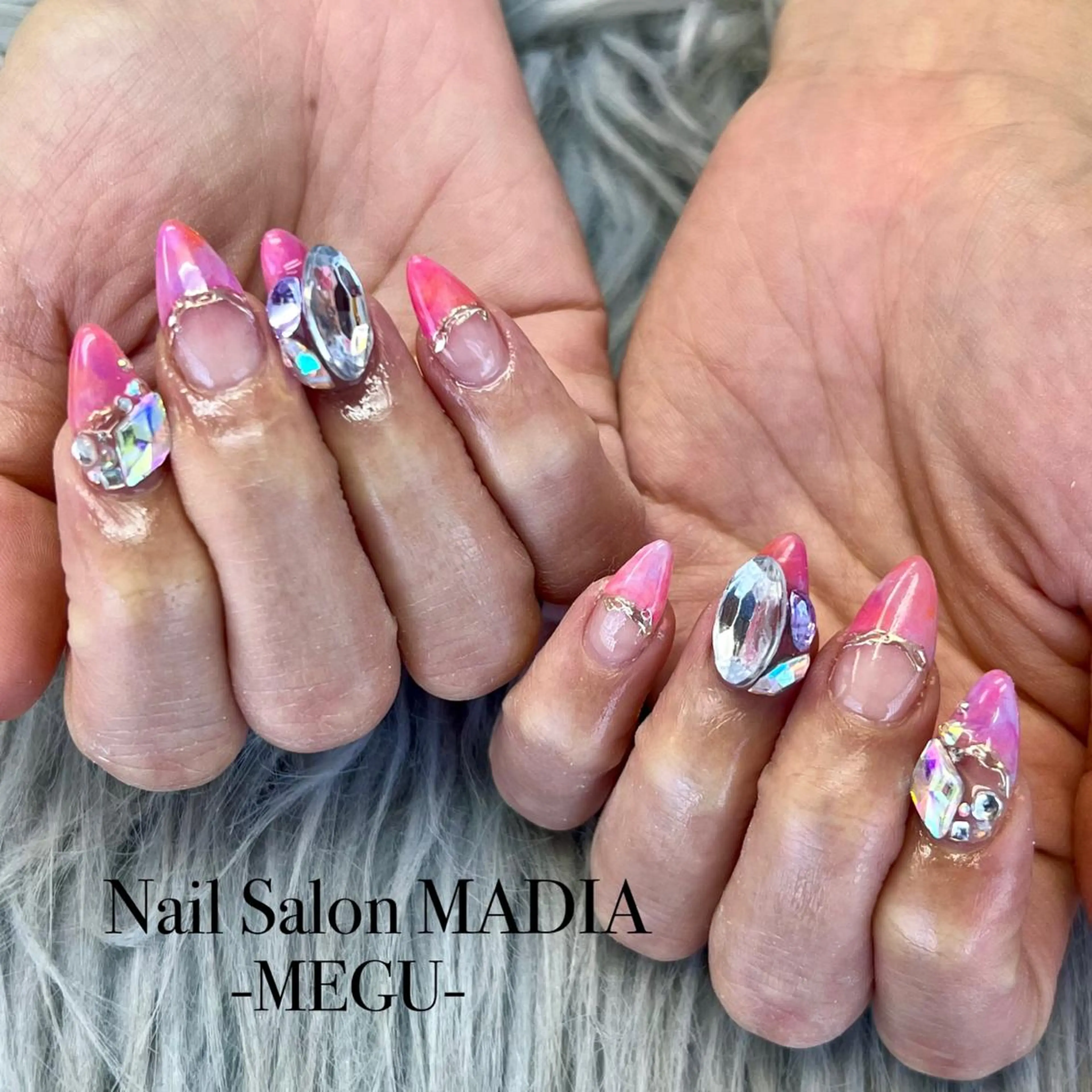 ネイル MADIA藤沢所属・MADIA MEGUのネイルデザイン