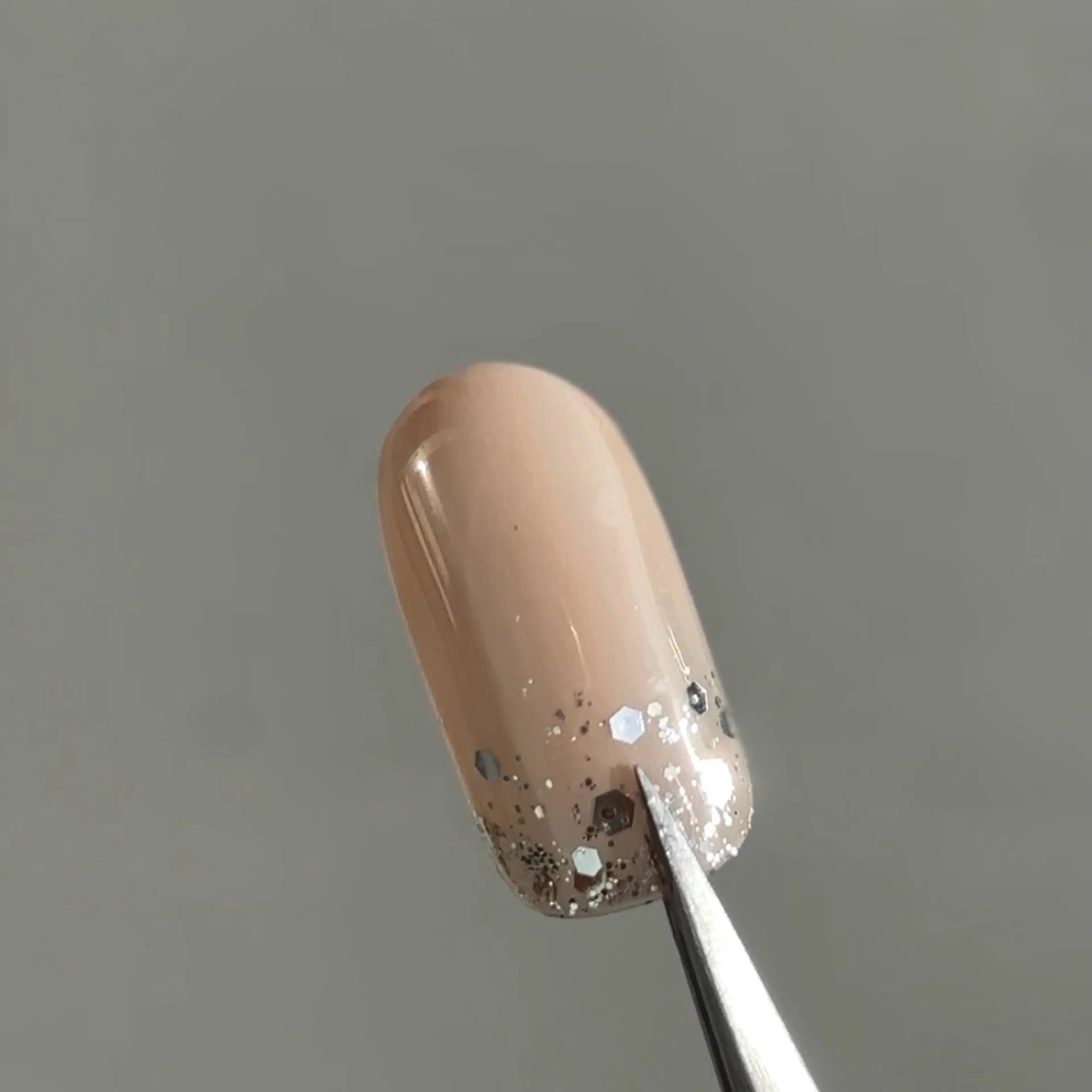 ネイル アートネイル グラデーション ラメ(グリッター) ラメグラデーション スクエアネイル ハンドネイル Aya Mauleaのネイルデザイン