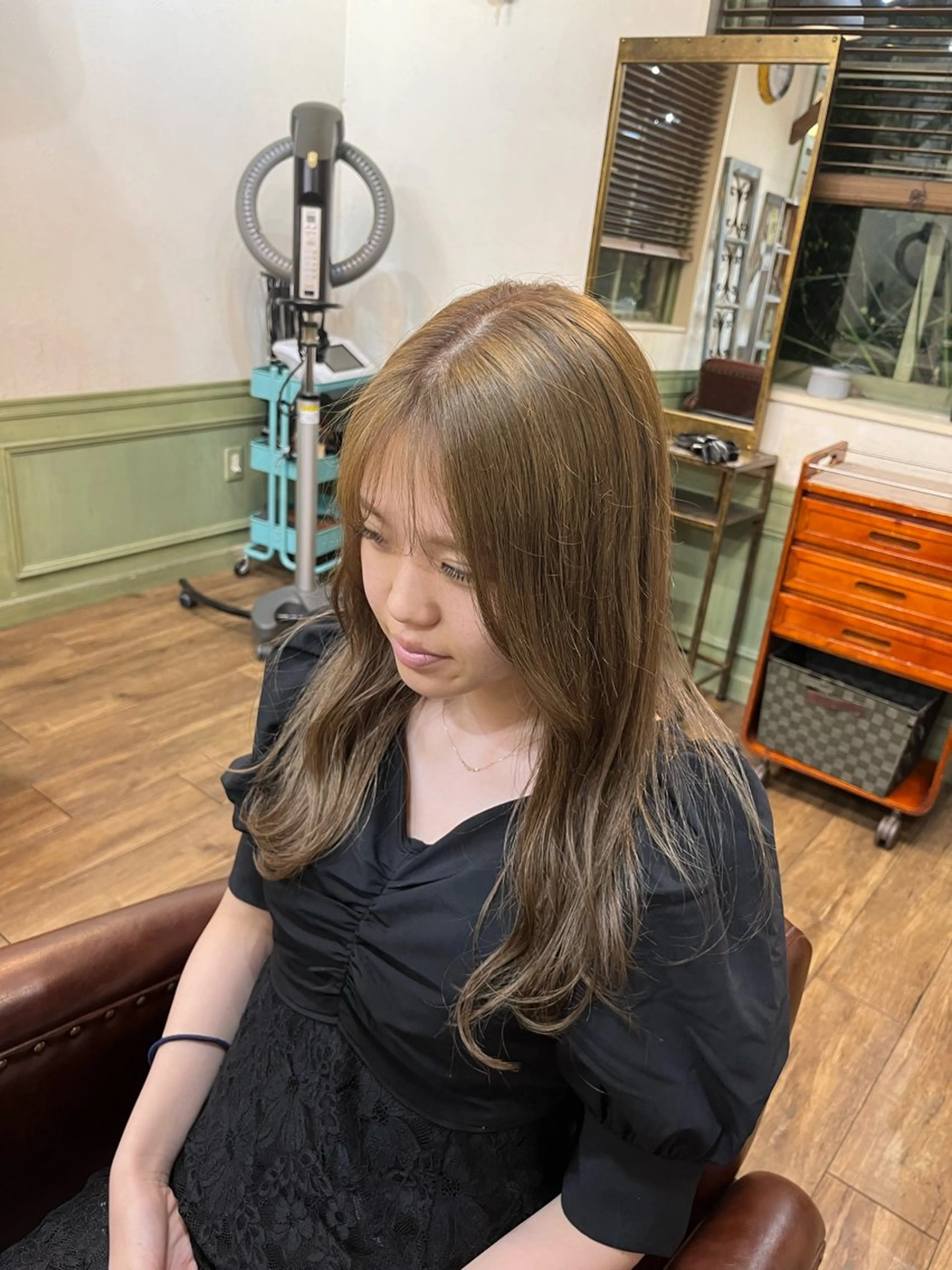 カラー hidetora ／レイヤーショートのヘアスタイル