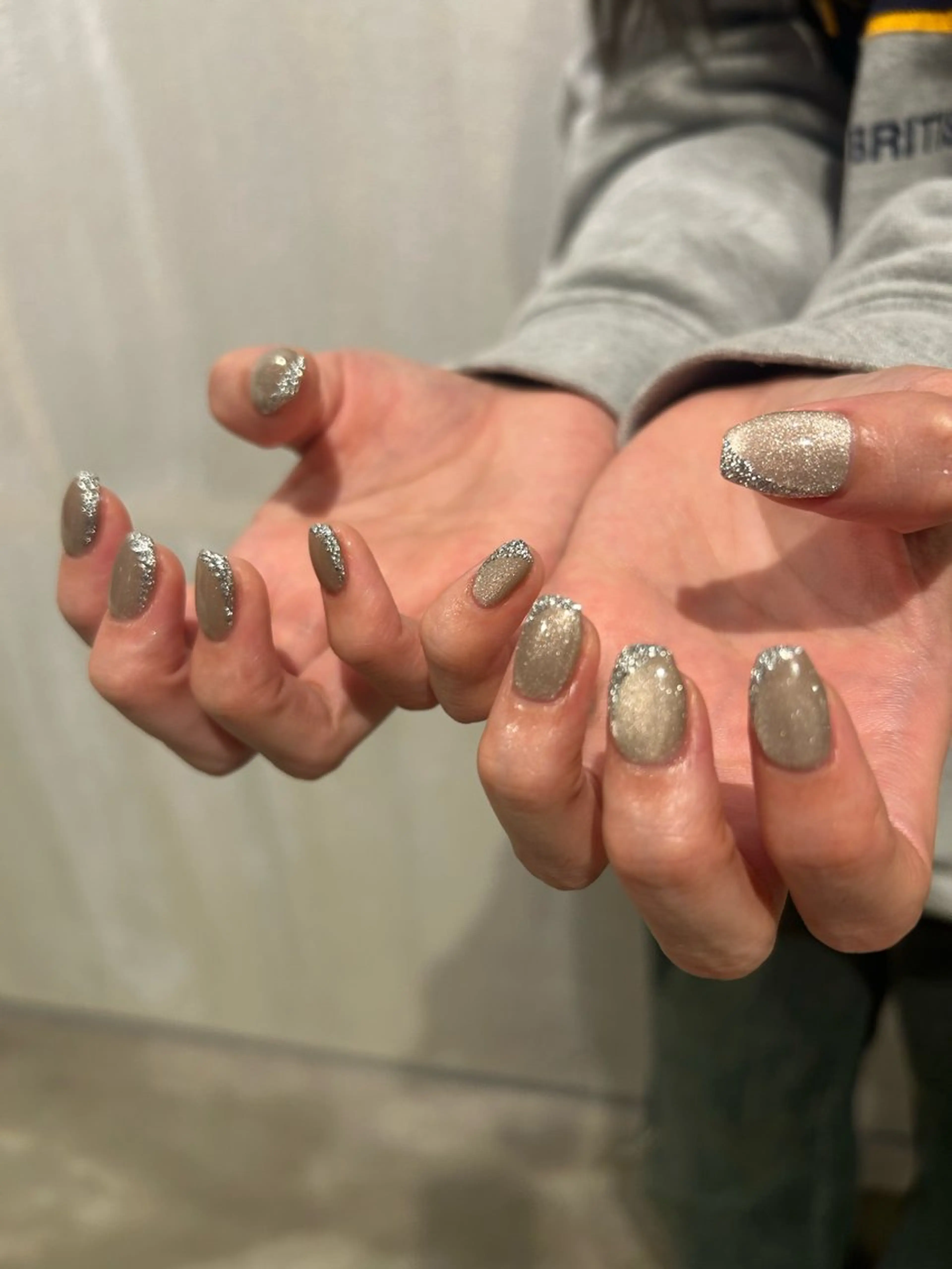 ネイル ラメ(グリッター) マグネットネイル シルバー tote. harunaのネイルデザイン