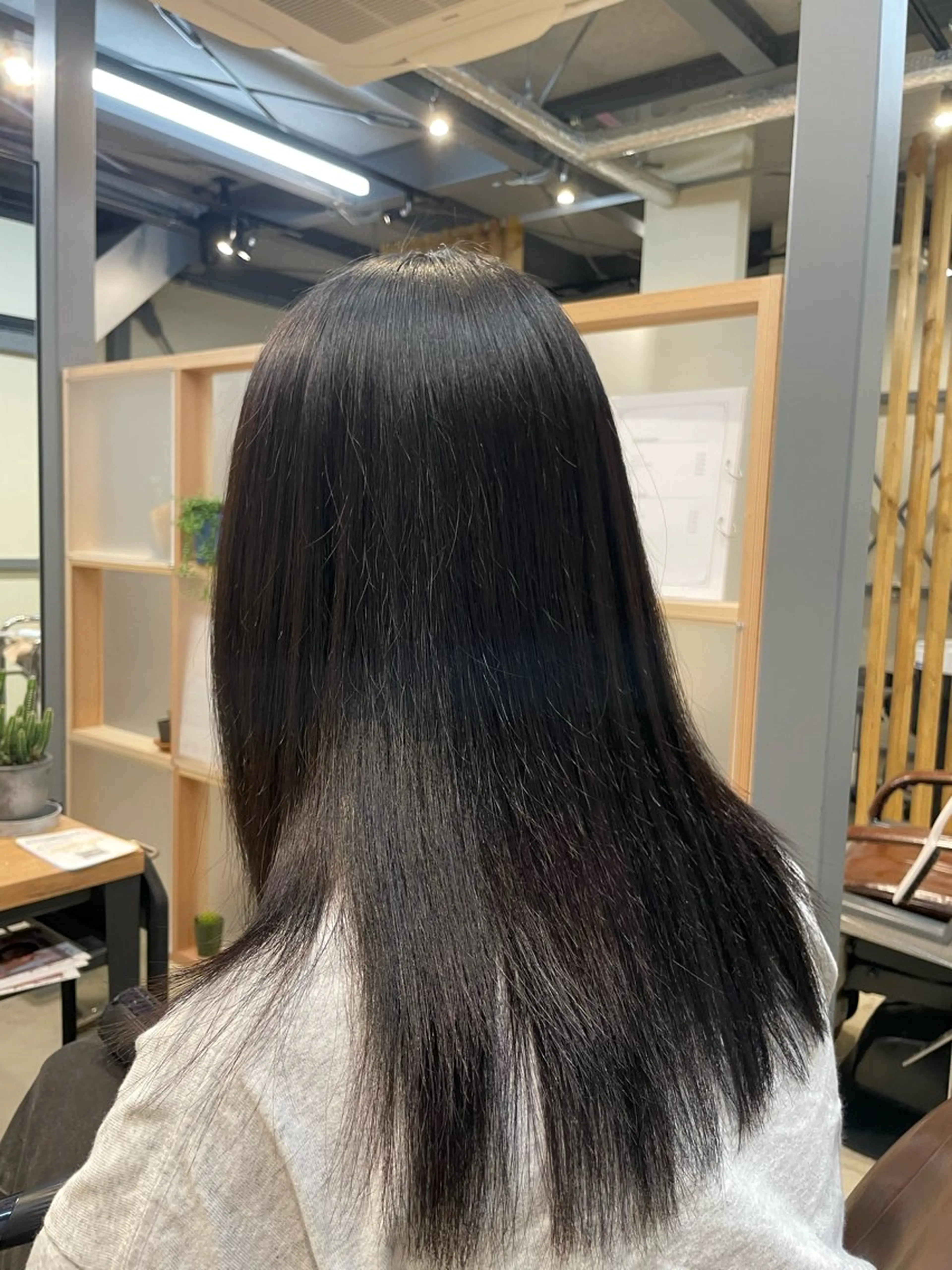 セミロング 縮毛矯正 I-FLAT 暮石悠菜のヘアスタイル