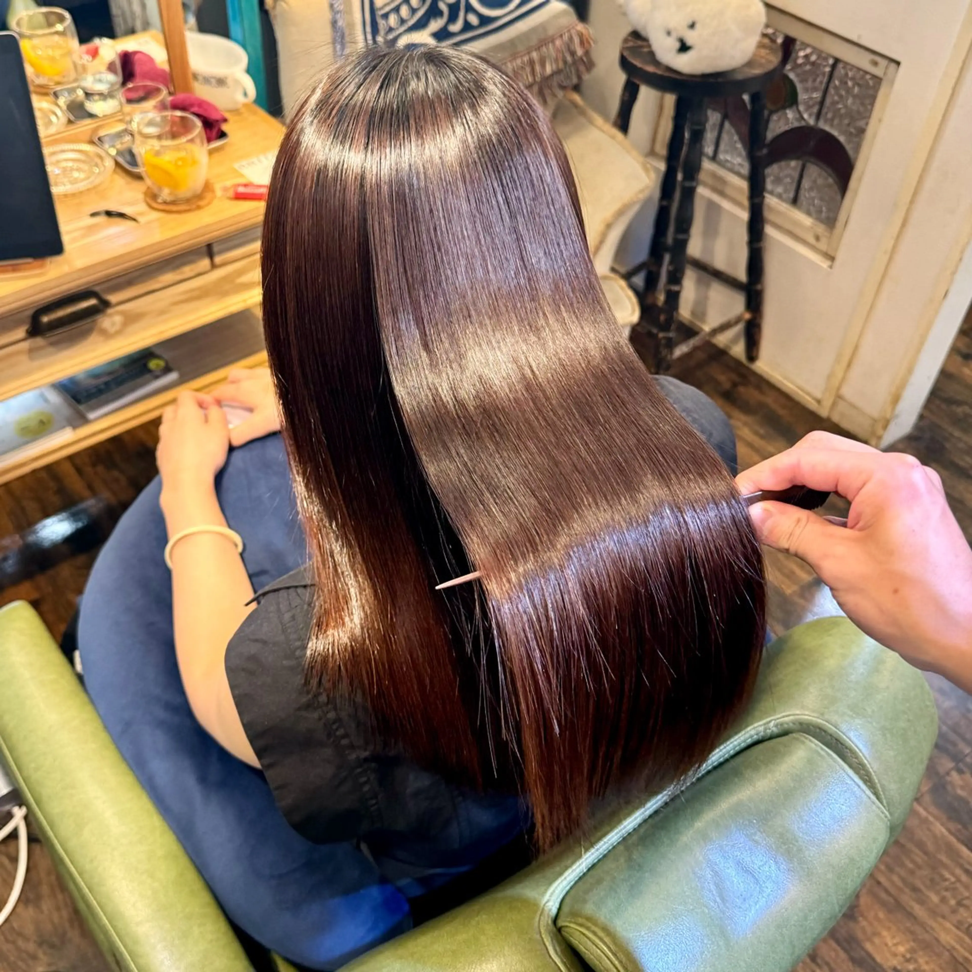 ロング カラー パーマ くせ毛 髪質改善 縮毛矯正 トリートメント ストレートパーマ 飯田 実歩(じっぽ)のヘアスタイル