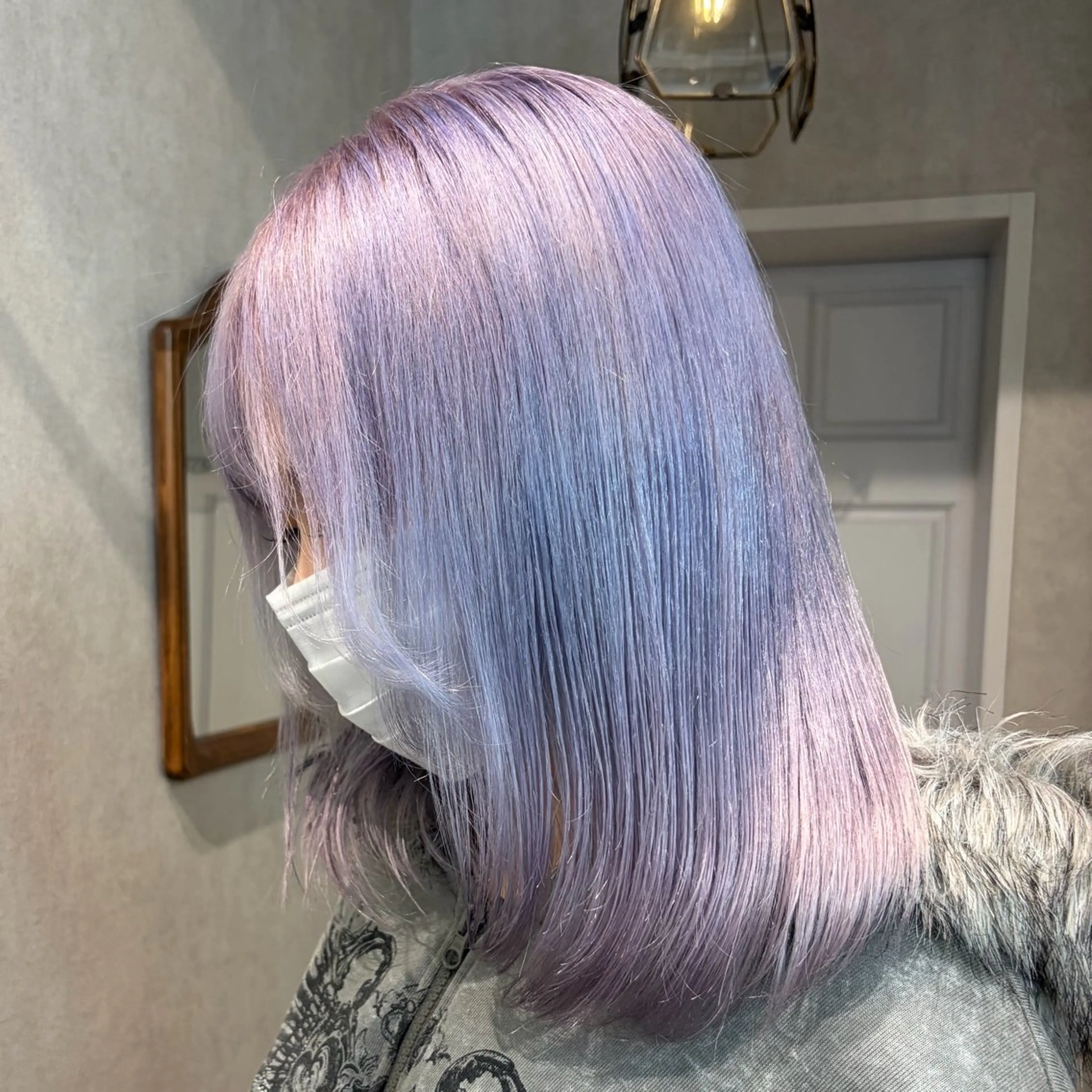 ミディアム カラー ヘアカラー 派手髪ハイトーン💛 ネイル💅まりなのヘアスタイル