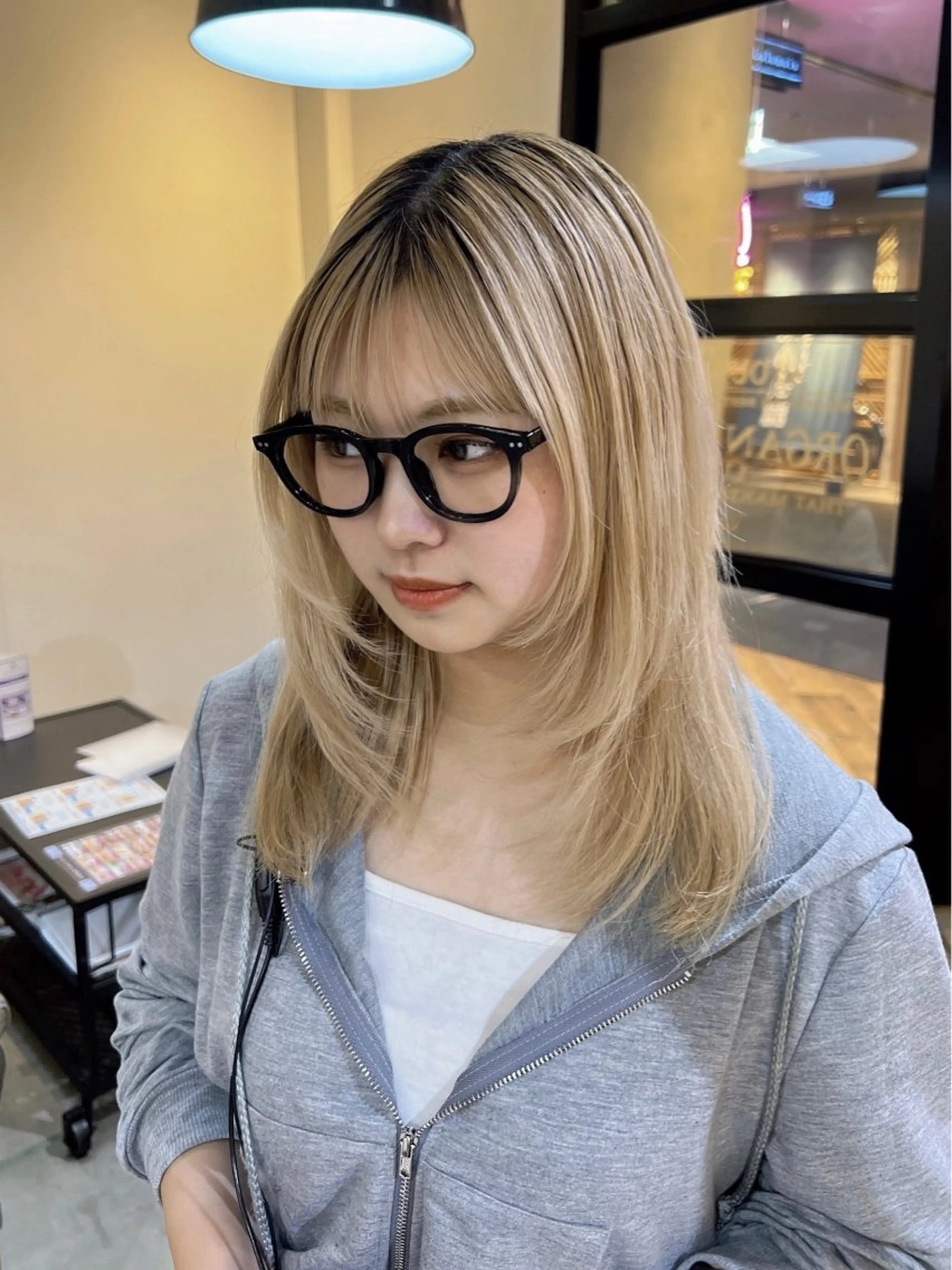 ロング カット 透明感カラー/ 髪質改善✨️💞萌愛のヘアスタイル