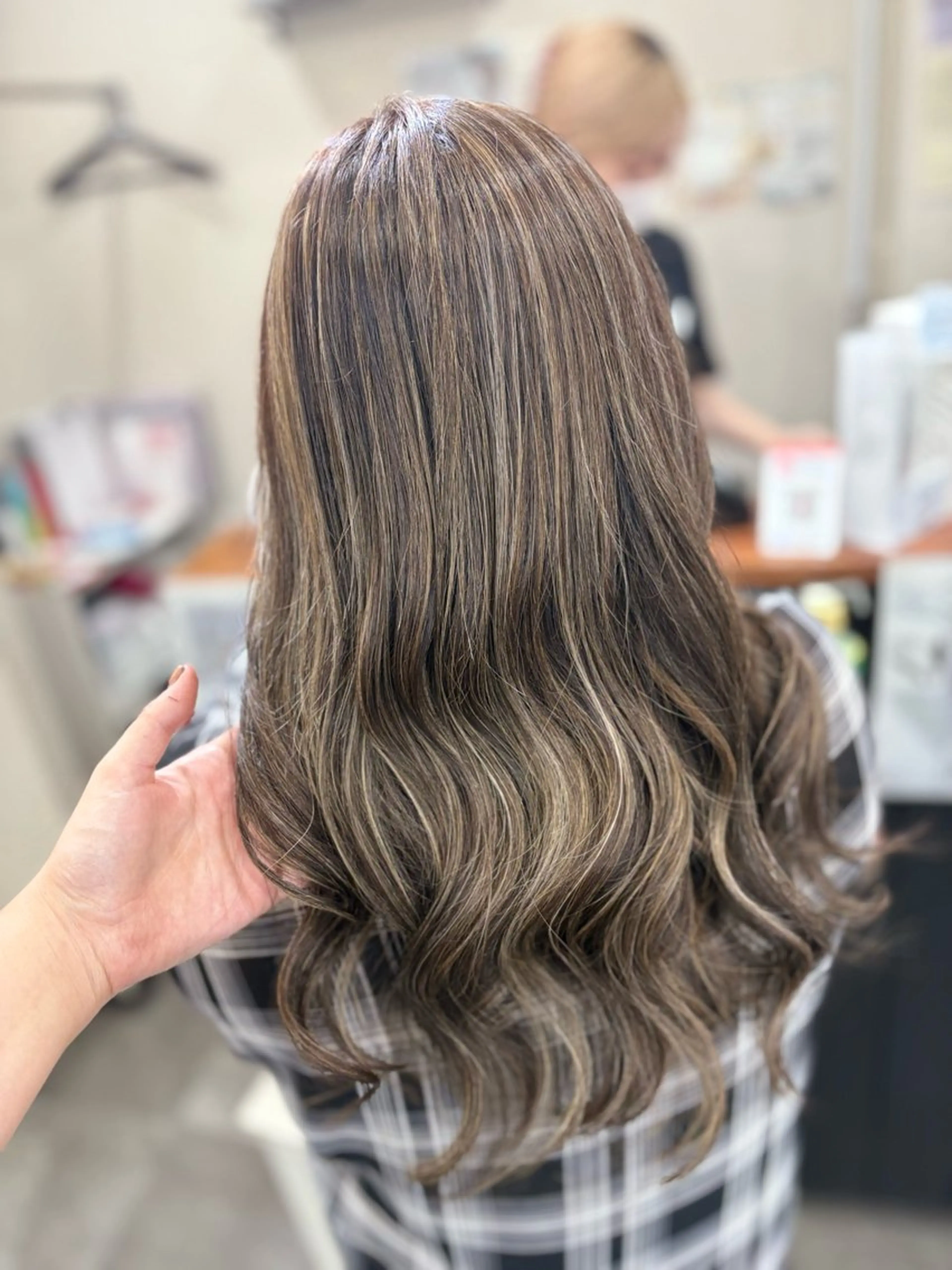 カラー ヘアカラー 江波戸 恵のヘアスタイル
