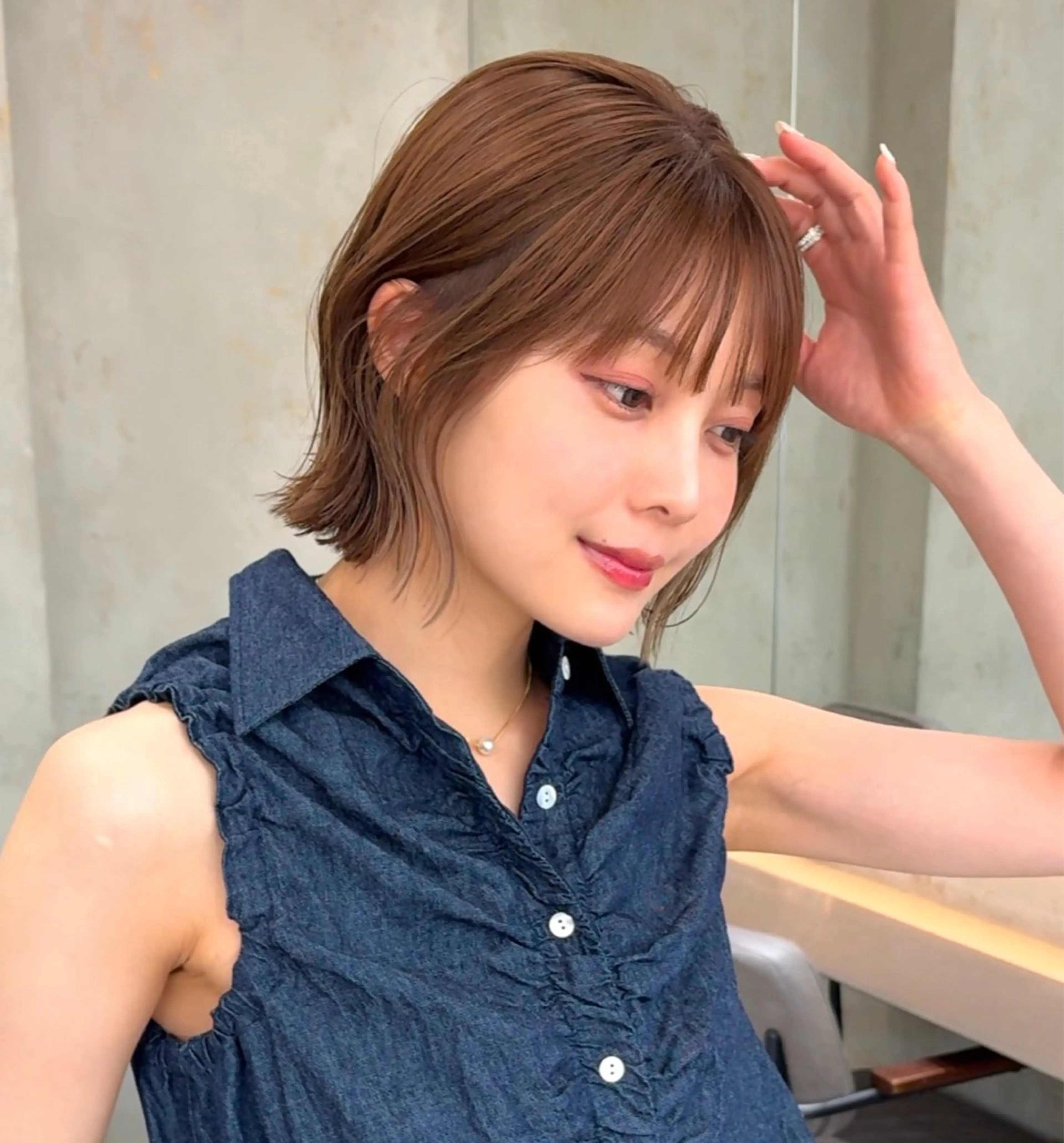 ショート カラー カット ヘアカラー トリートメント 莉乃/縮毛矯正/髪質 改善/艶カラーのヘアスタイル