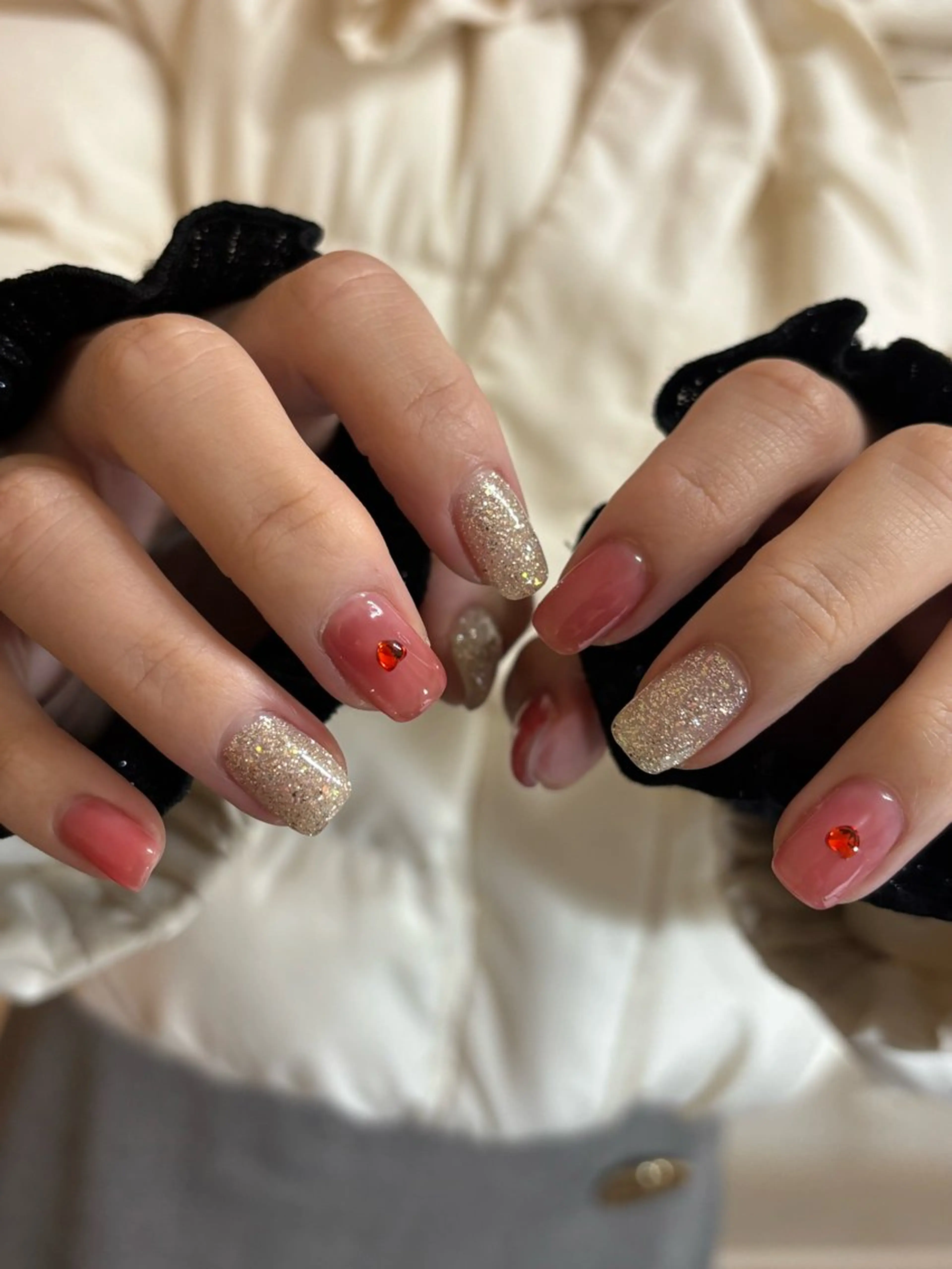 ネイル フラッシュネイル 赤色 冬ネイル クリスマス ハンドネイル Elio所属・Elio 国泰寺のネイルデザイン