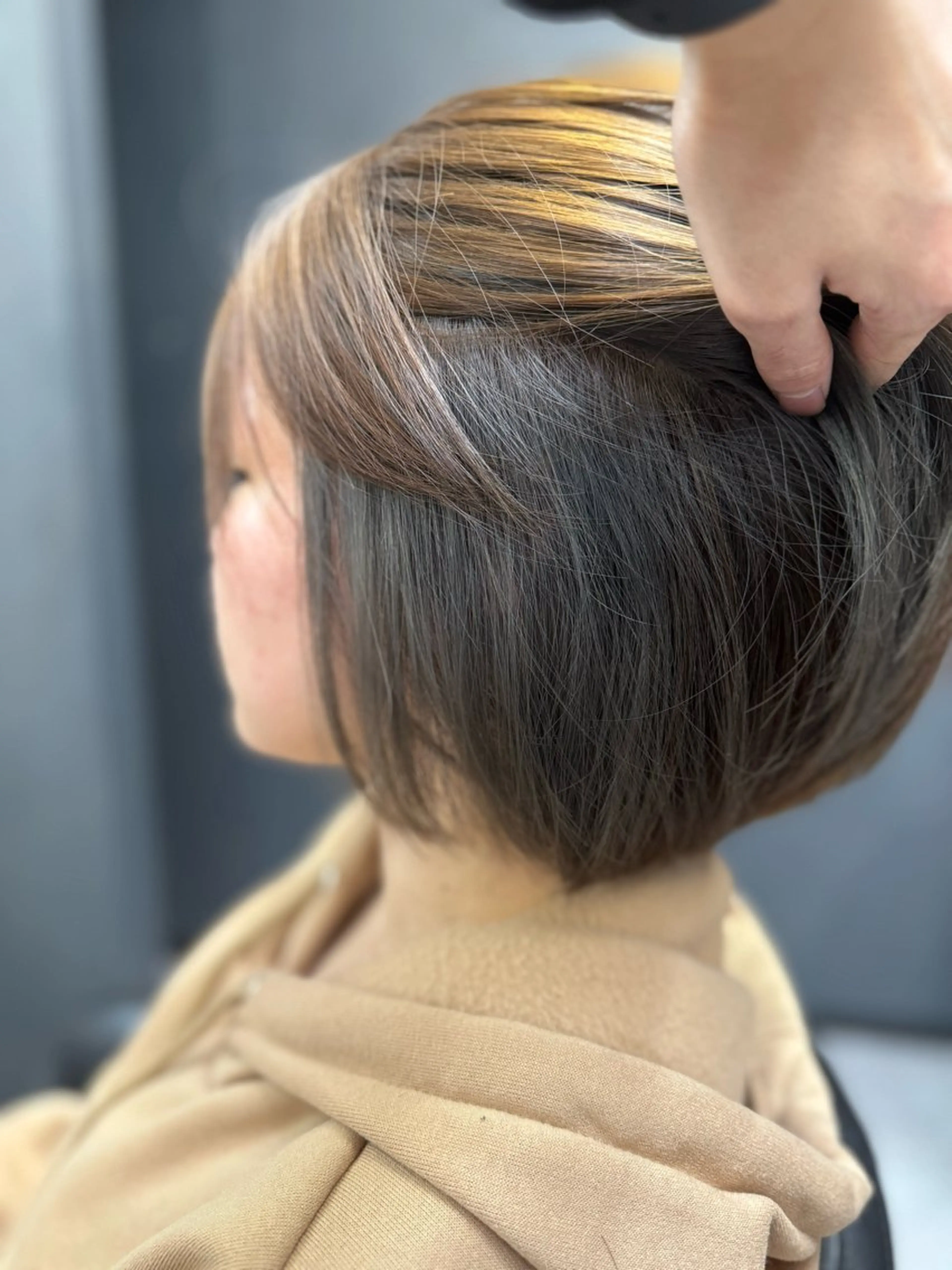 ミディアム ヘアカラー 篠原 侑作のヘアスタイル