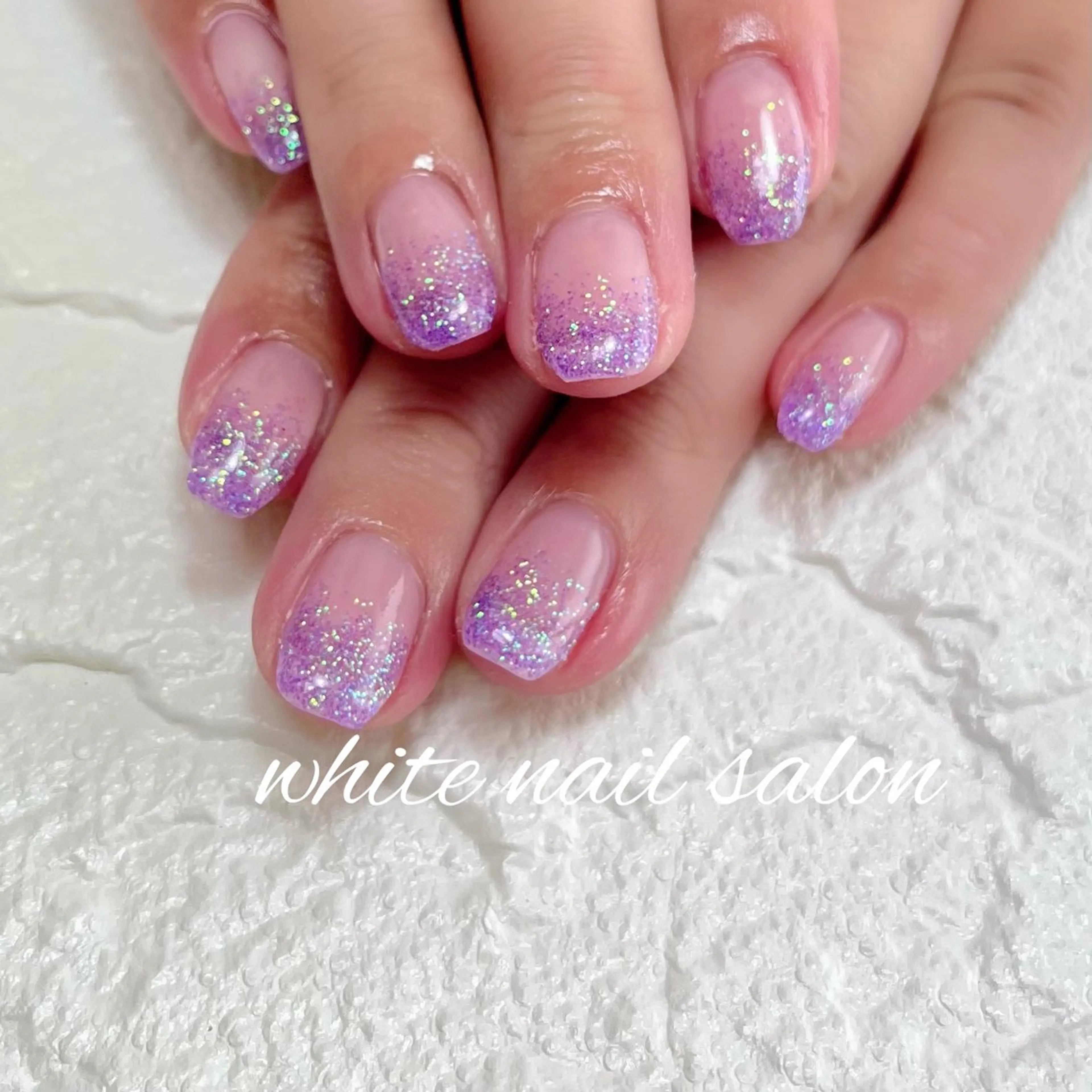 ネイル グラデーション ラメ(グリッター) ラメグラデーション シンプルネイル ハンドネイル white nail salonのネイルデザイン