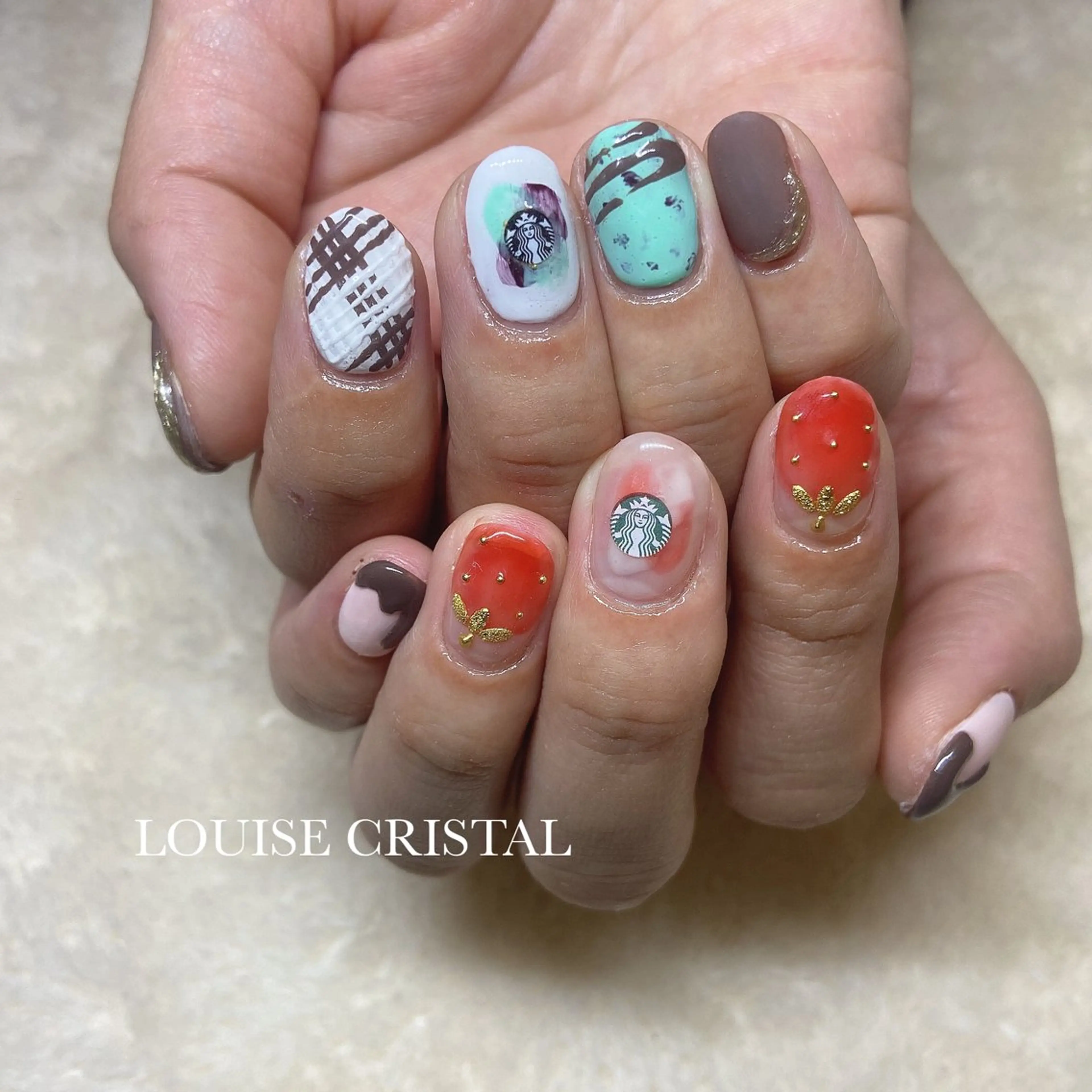 ネイル バレンタイン ハンドネイル LOUISE CRYSTALのネイルデザイン