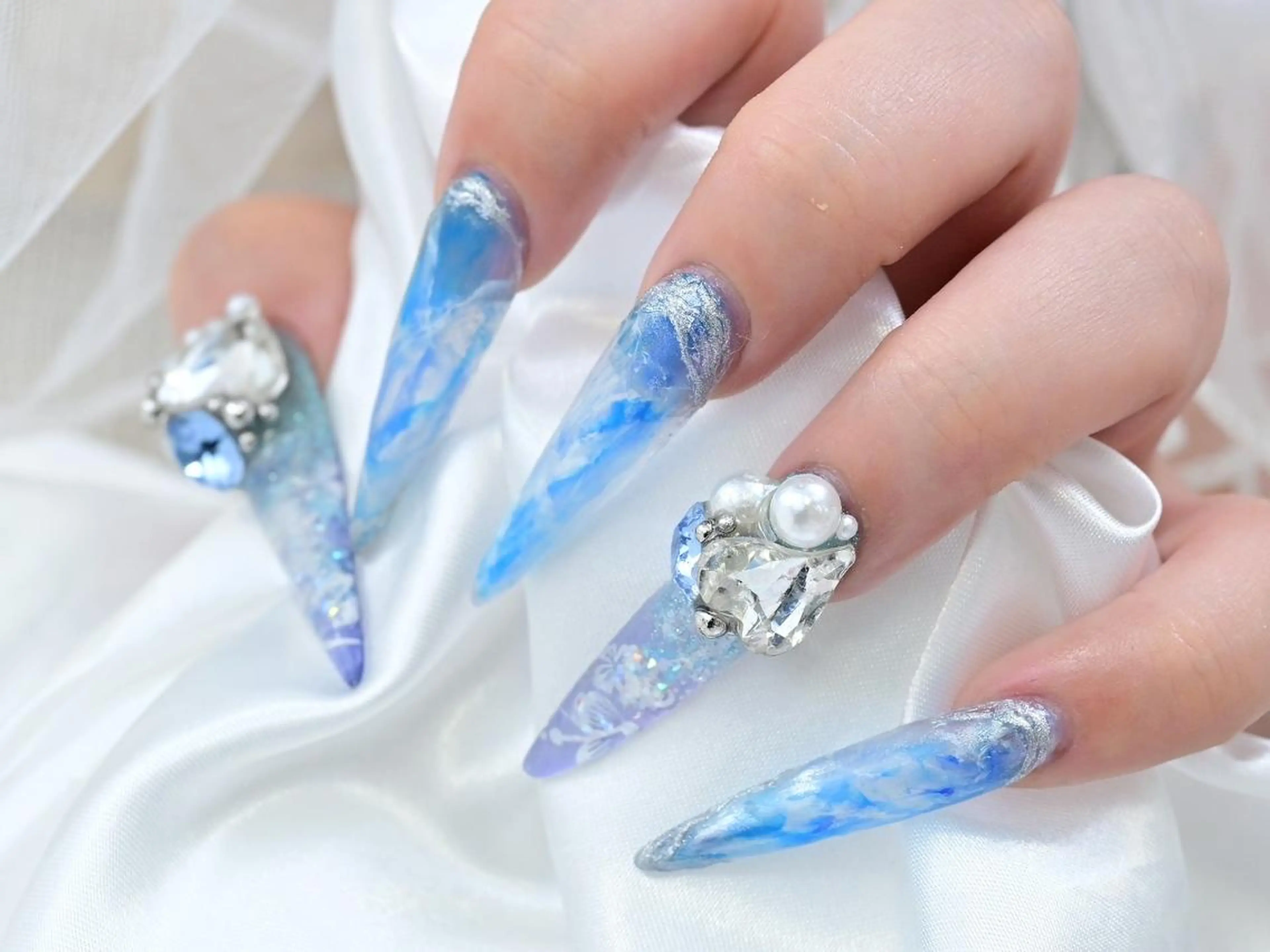 ネイル ハンドネイル ❤️💛REBEST 付け放題Nailのネイルデザイン