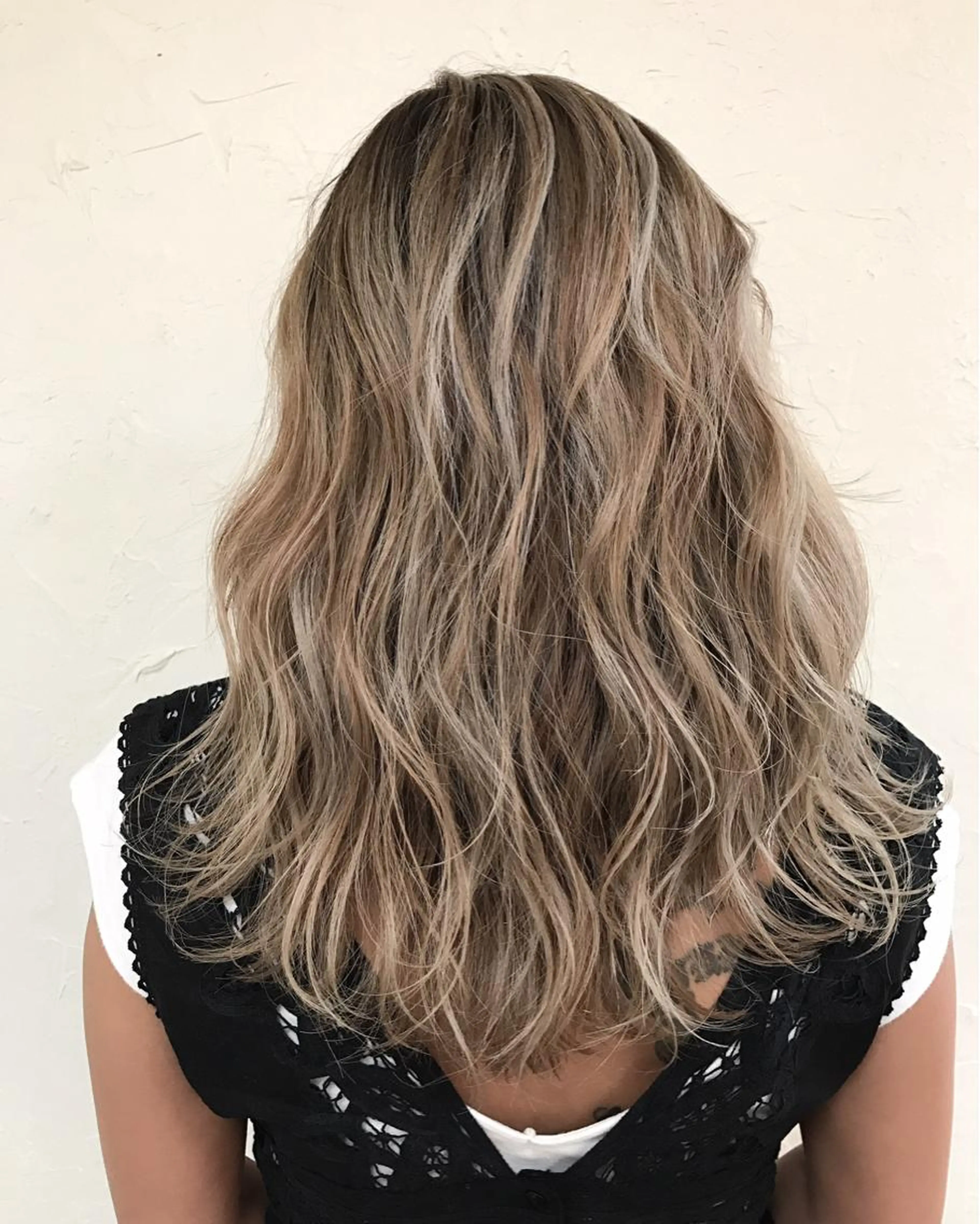 💇‍♀️【外国人風】グラデーション、バレイヤージュカラー『半島ブリーチ+カラー』+プチトリートメントの写真