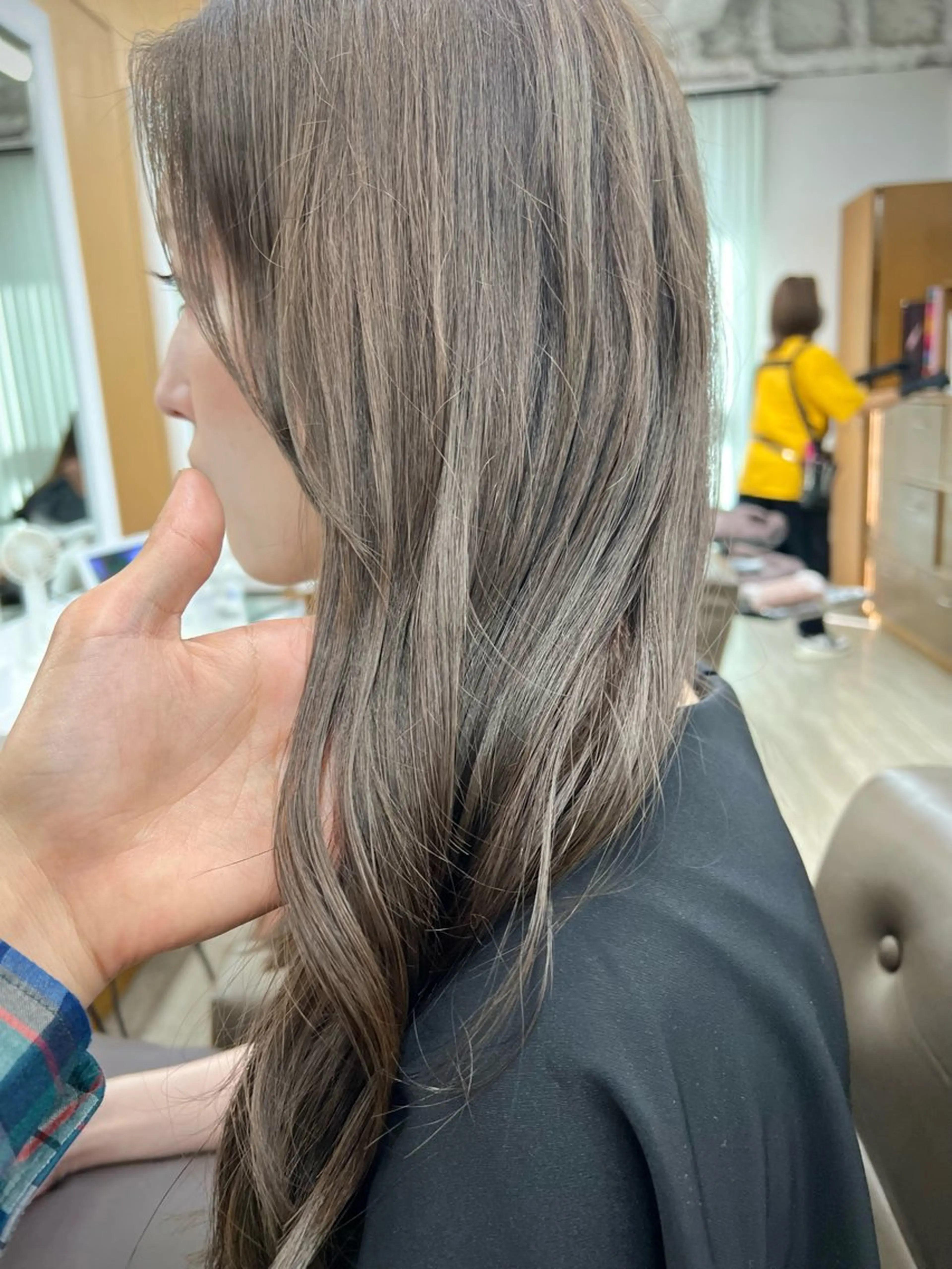 ロング カラー ベージュカラー オリーブベージュ 透明感カラー/ イルミナカラーヒロキのヘアスタイル