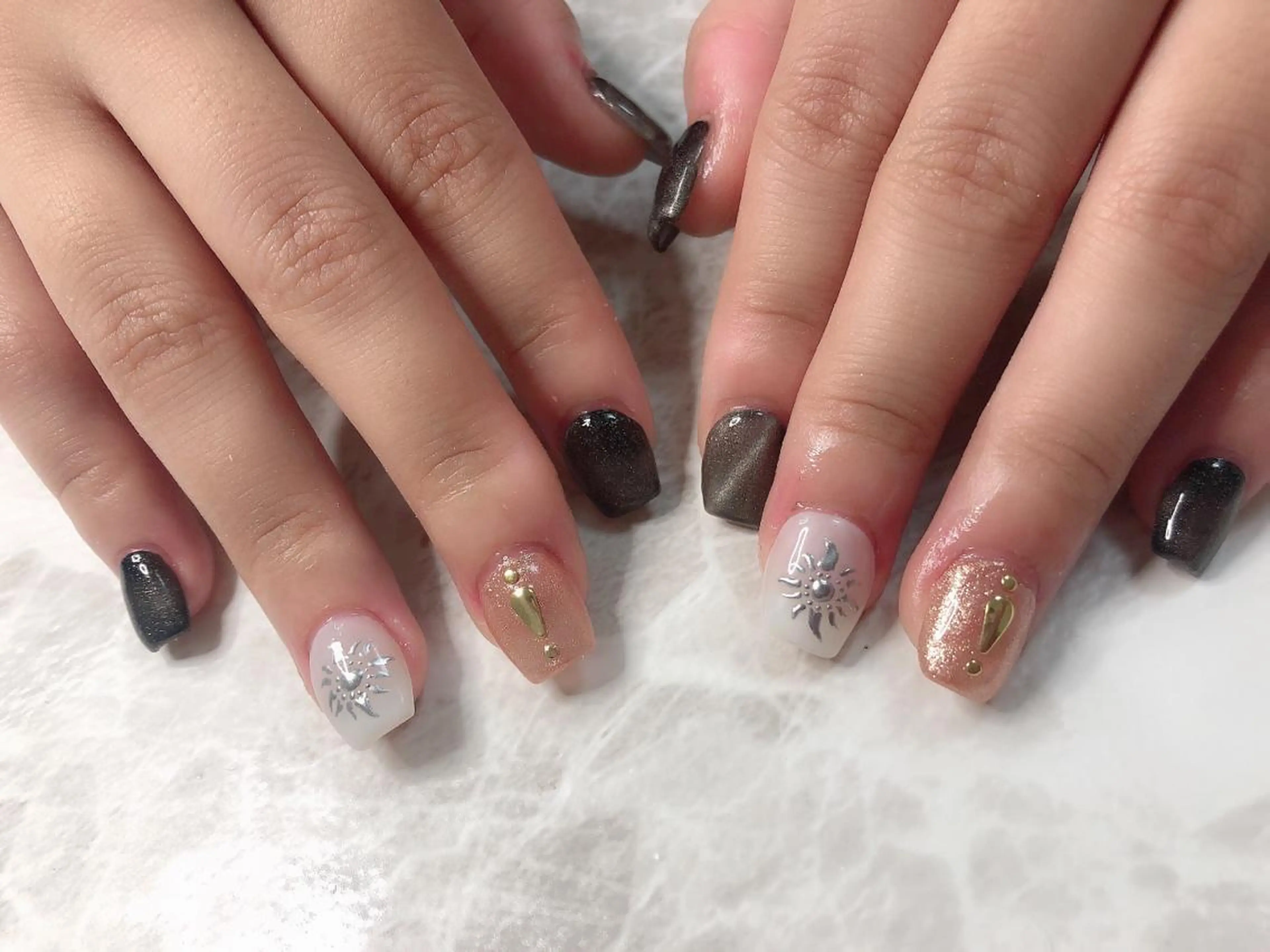 ネイル L'ea  Rose レア・ローズのネイルデザイン