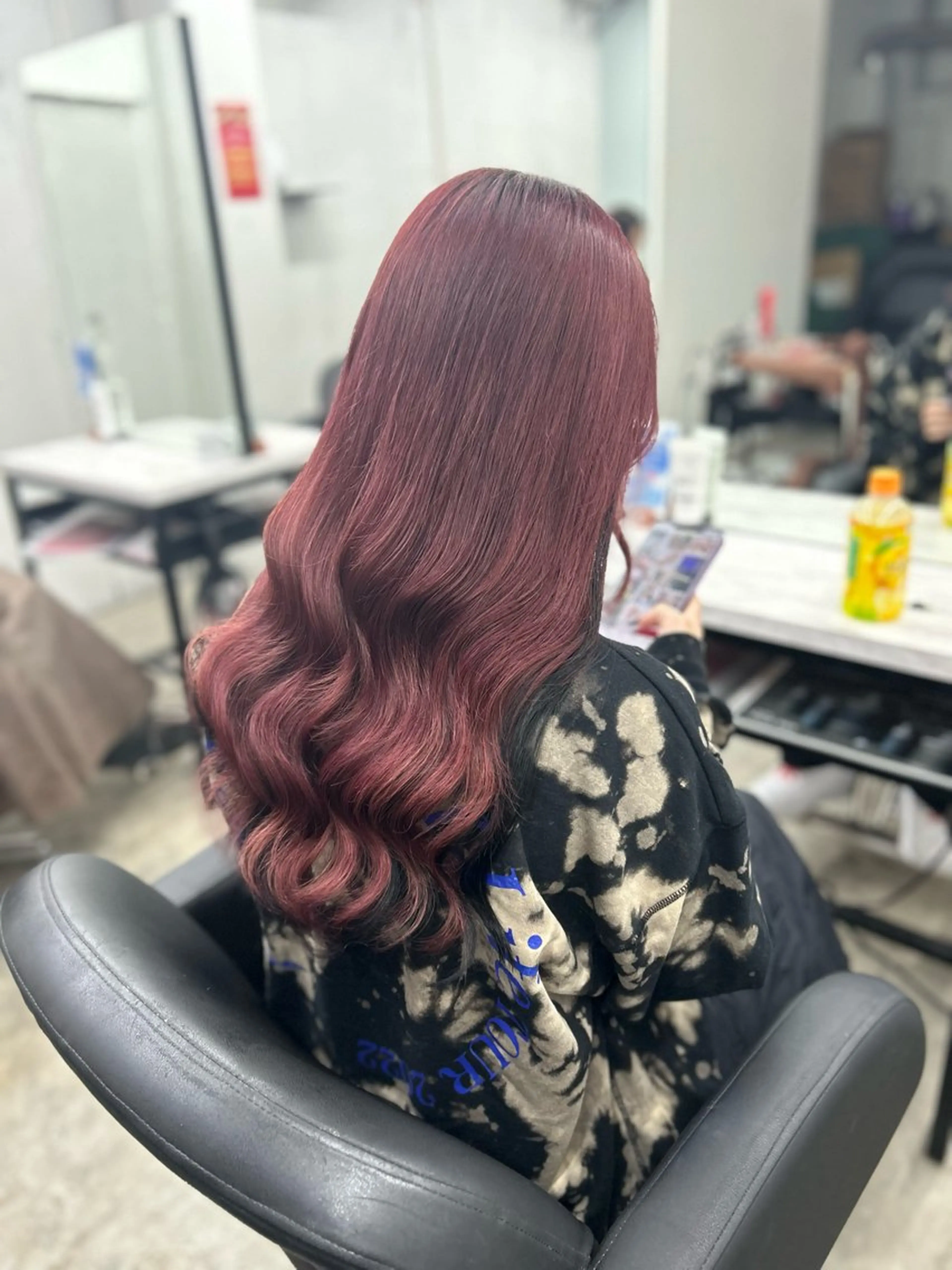 ミディアム カラー シールエクステ ミストバング 黒髪 ブリーチ ダブルカラー シールエクステの女神 🍑Momo🍑のヘアスタイル