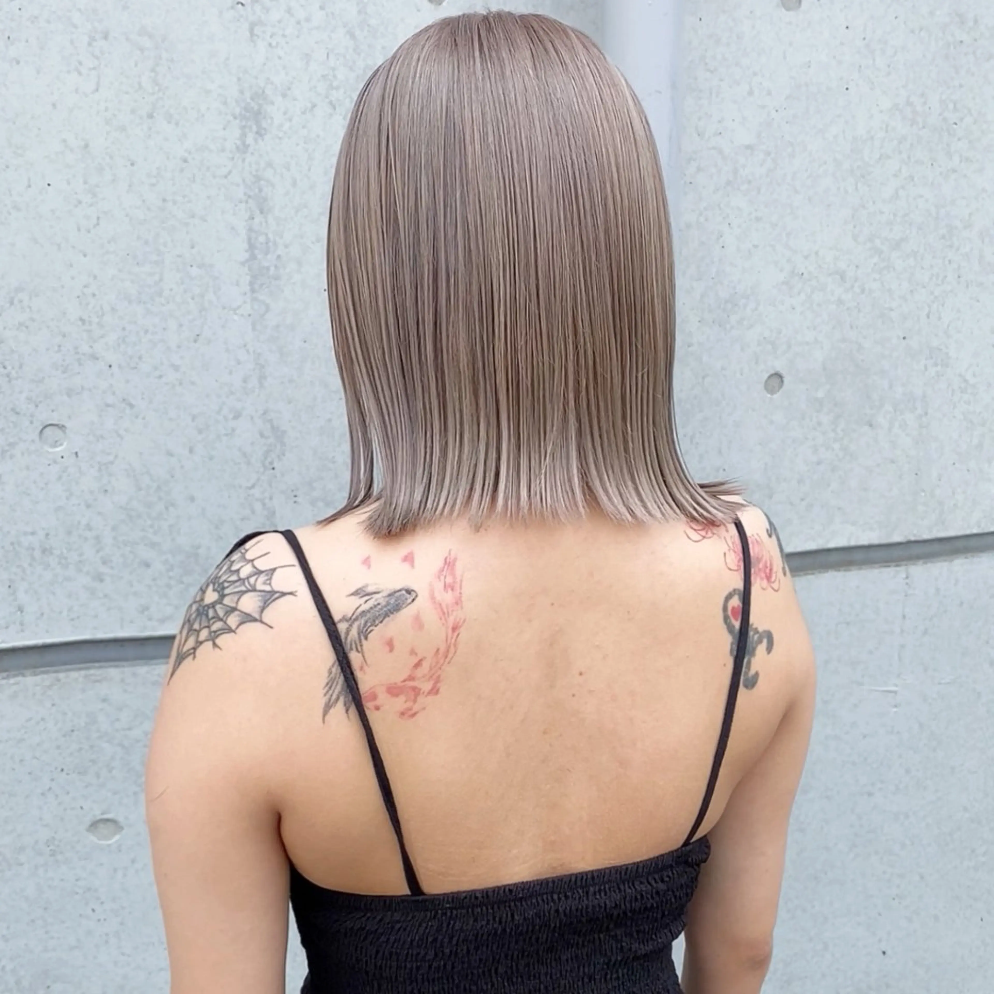 ミディアム カラー ボブ ✨原宿ハイトーン ブリーチ職人菊池のヘアスタイル