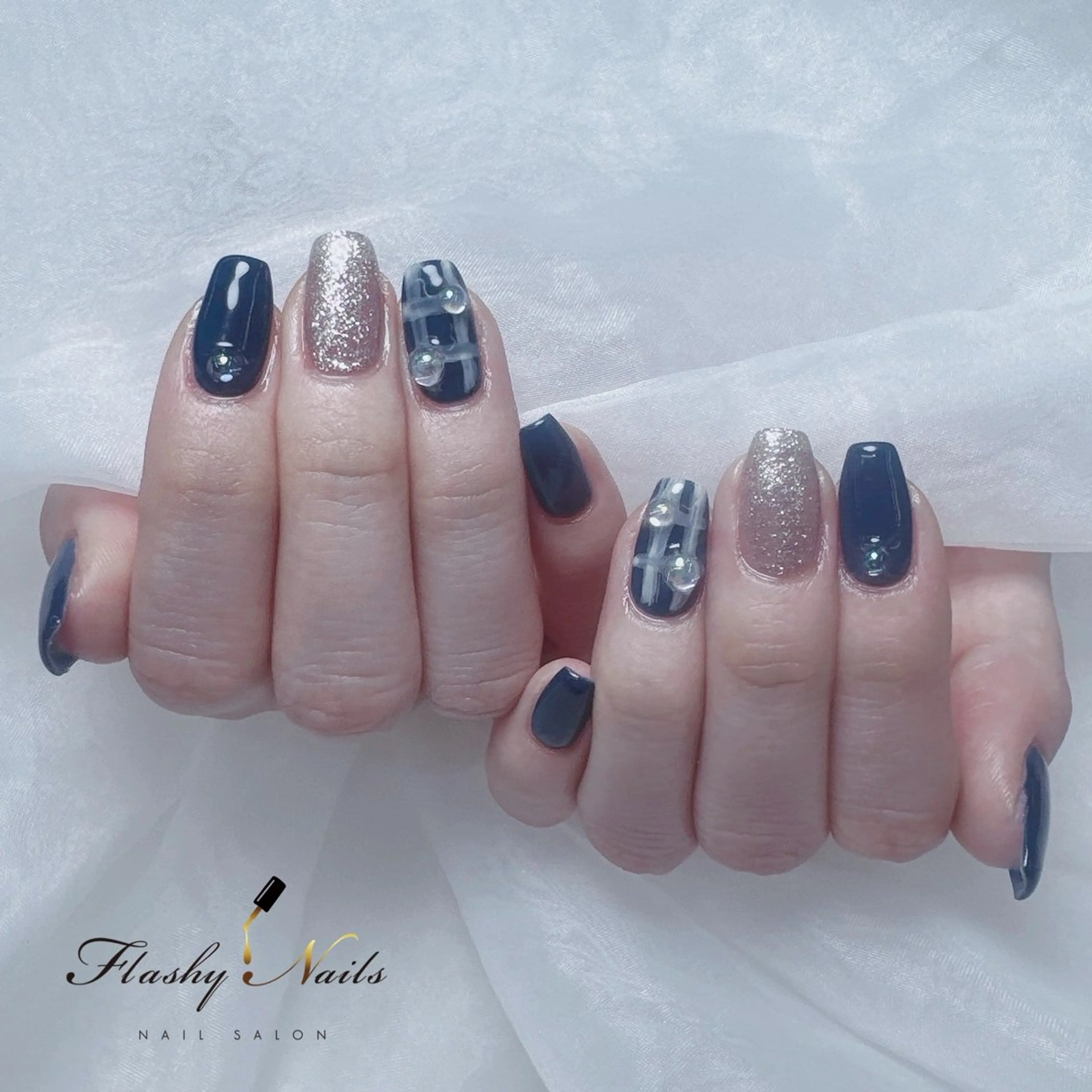 ネイル ハンドネイル Flashy Nailsのネイルデザイン