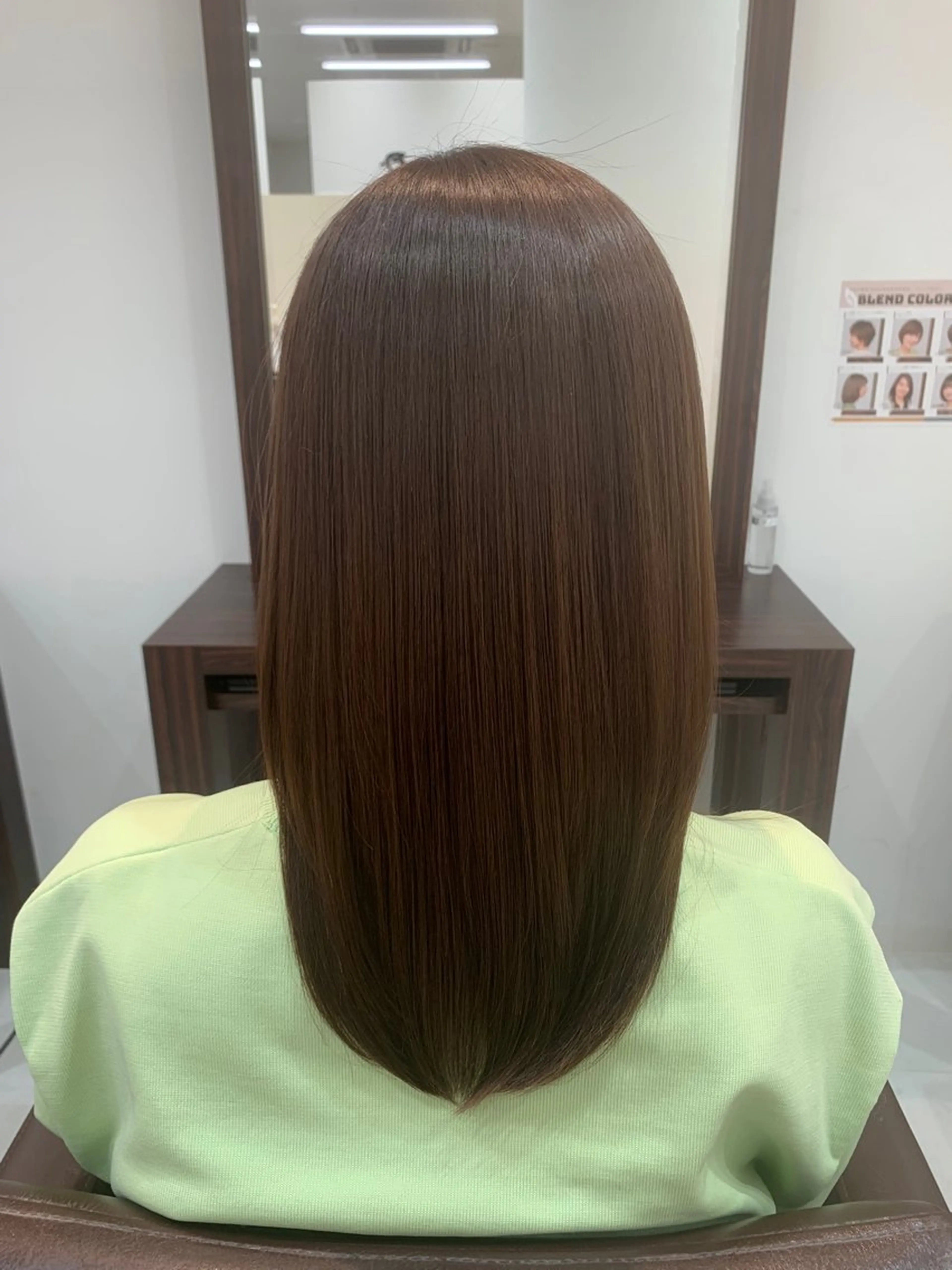 セミロング 縮毛矯正 コシイ セイマのヘアスタイル