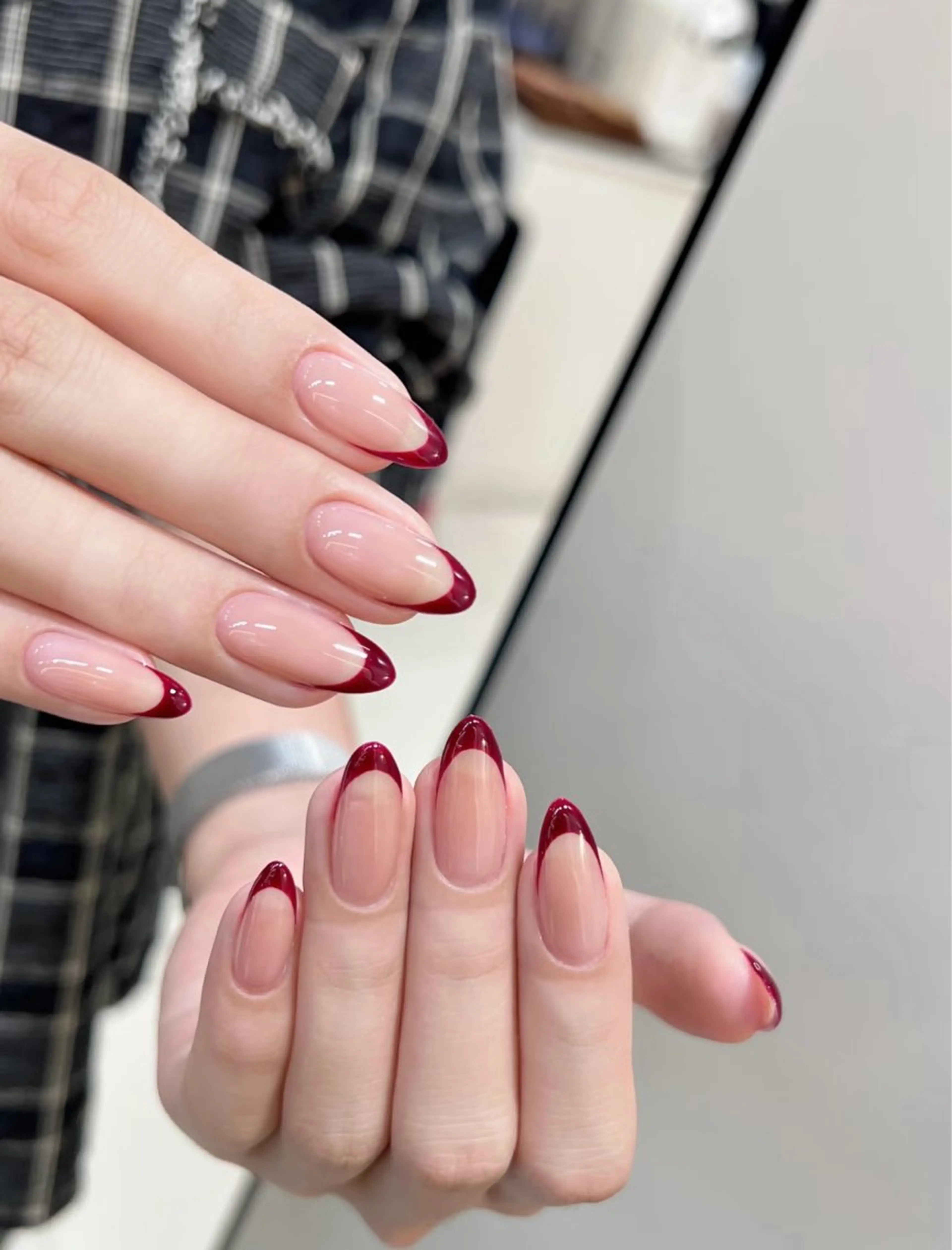 カラーフレンチ(2色まで)初回オフ無料ケア込みの写真