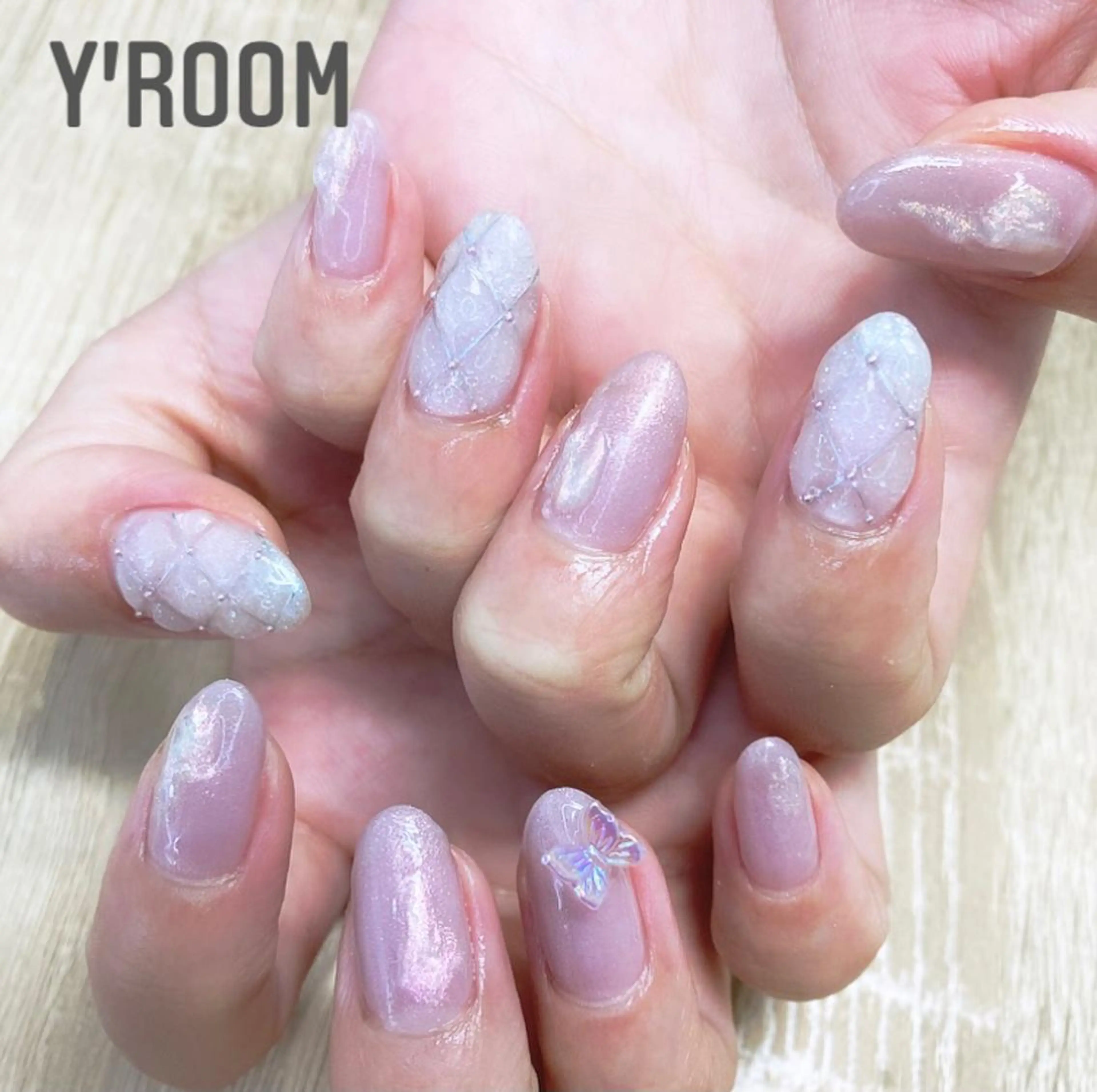 ネイル オーロラネイル フラッシュネイル フットネイル ジェルネイル 氷ネイル・うるうるネイル YUKA （ネイリスト）のネイルデザイン