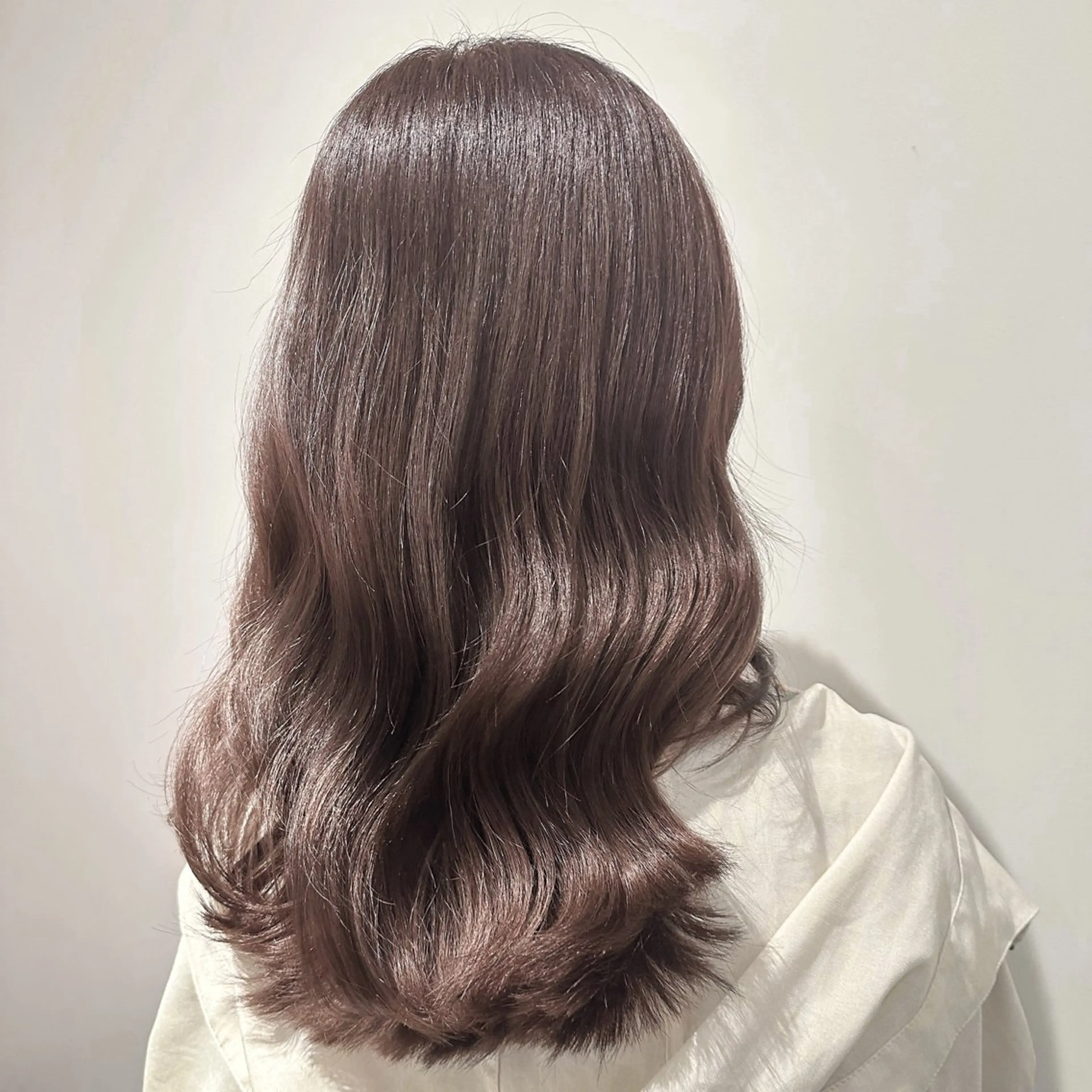 ミディアム アッシュ ヘアカラー トリートメント 安丸 結夏のヘアスタイル