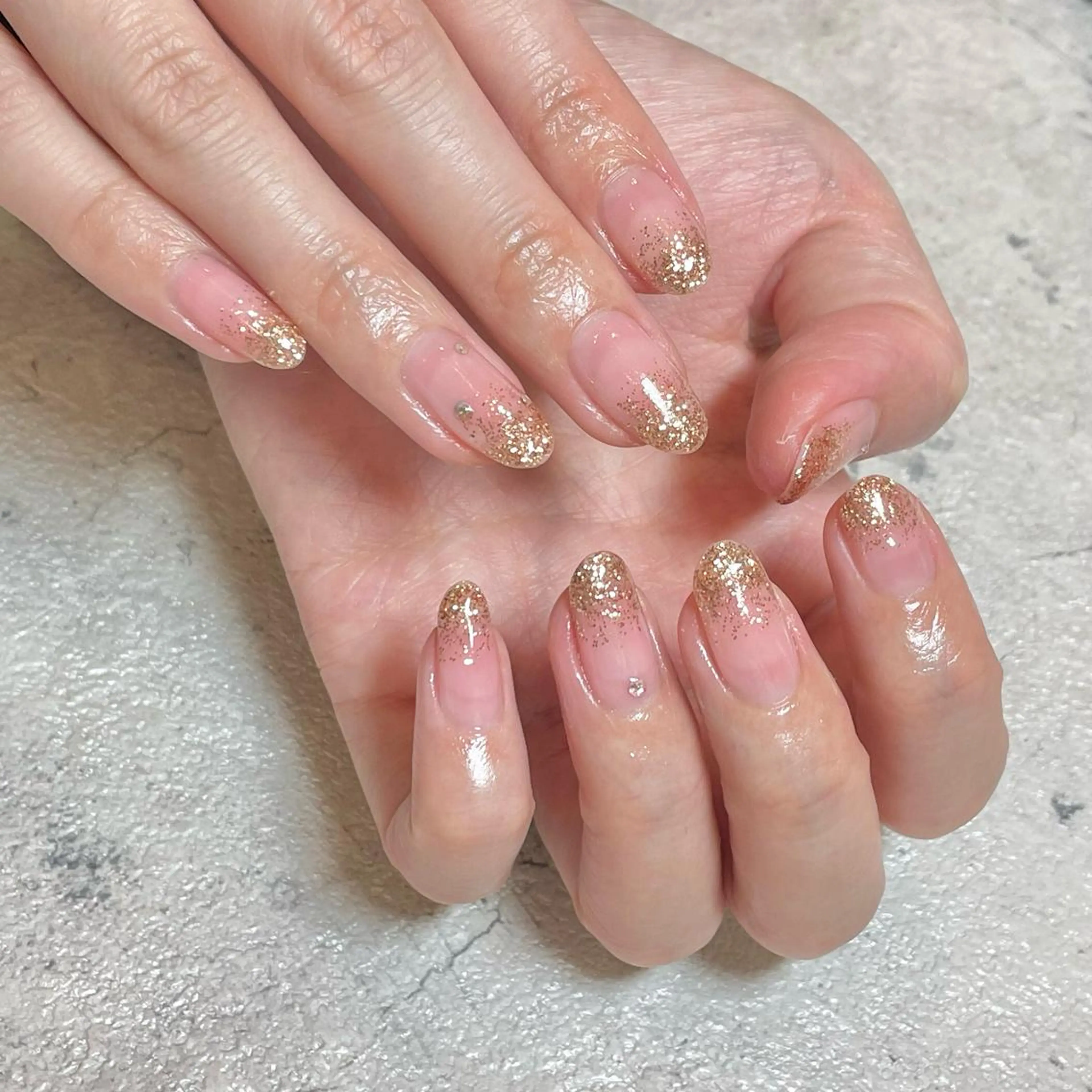 ネイル グラデーション ラメ(グリッター) ラメグラデーション CHOUETTE所属・CHOUETTE Shioriのネイルデザイン