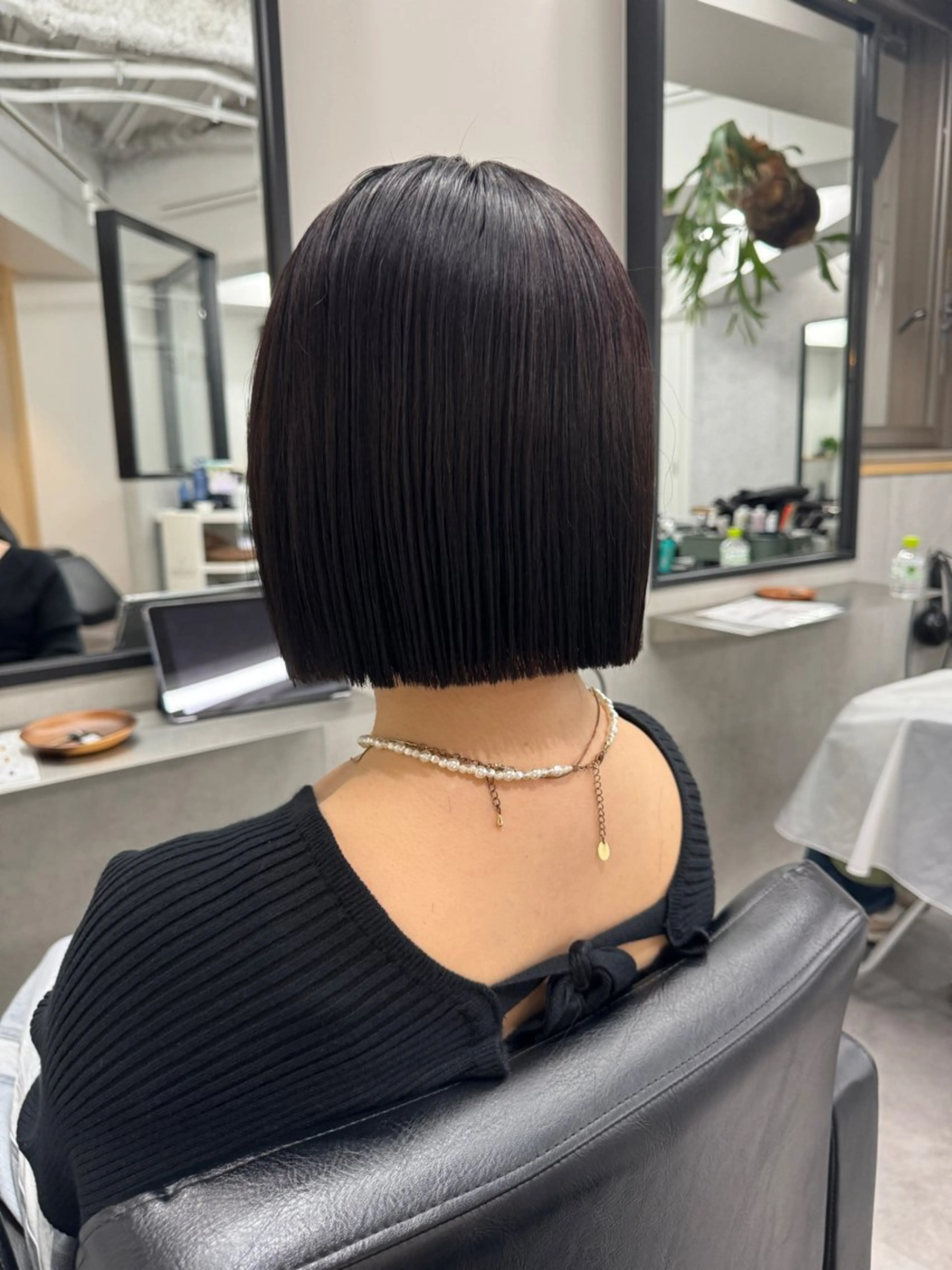 ショート カラー カット トリートメント laff 新宿所属・切りっぱなしボブ レイヤー/縮毛矯正のヘアスタイル