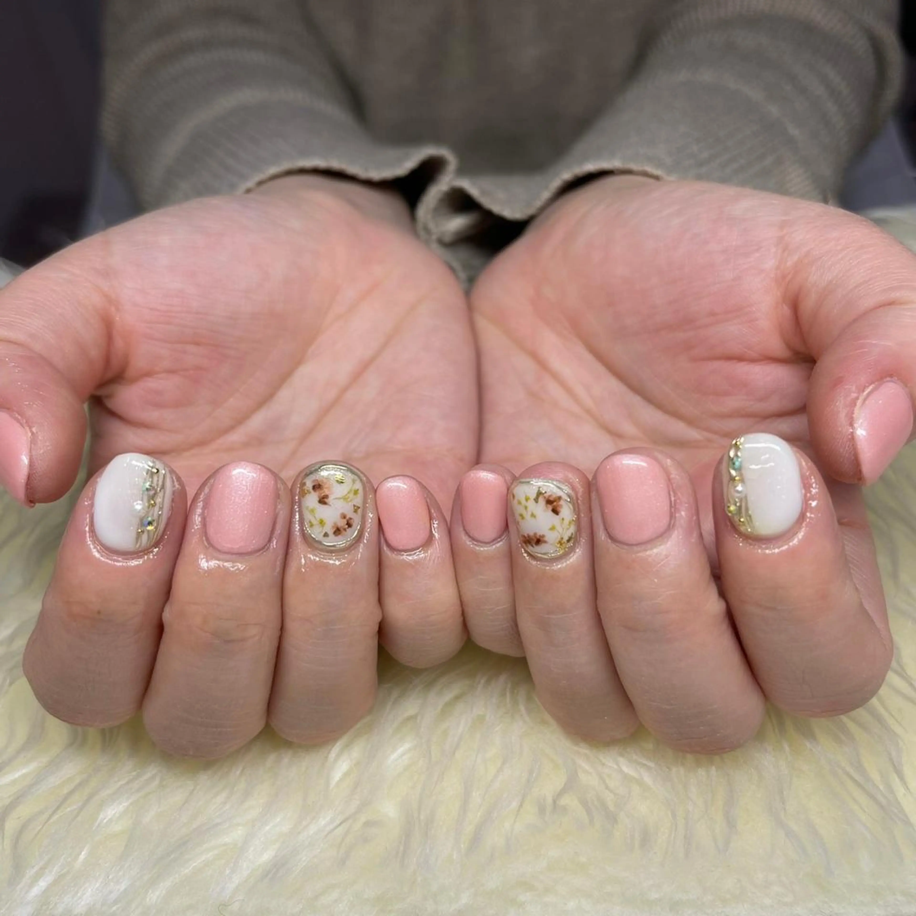 ネイル 長さ出し ジェルネイル 韓国ネイル マグネットネイル 持ち込み ハンドネイル Nail&eye Belire 新宿のネイルデザイン