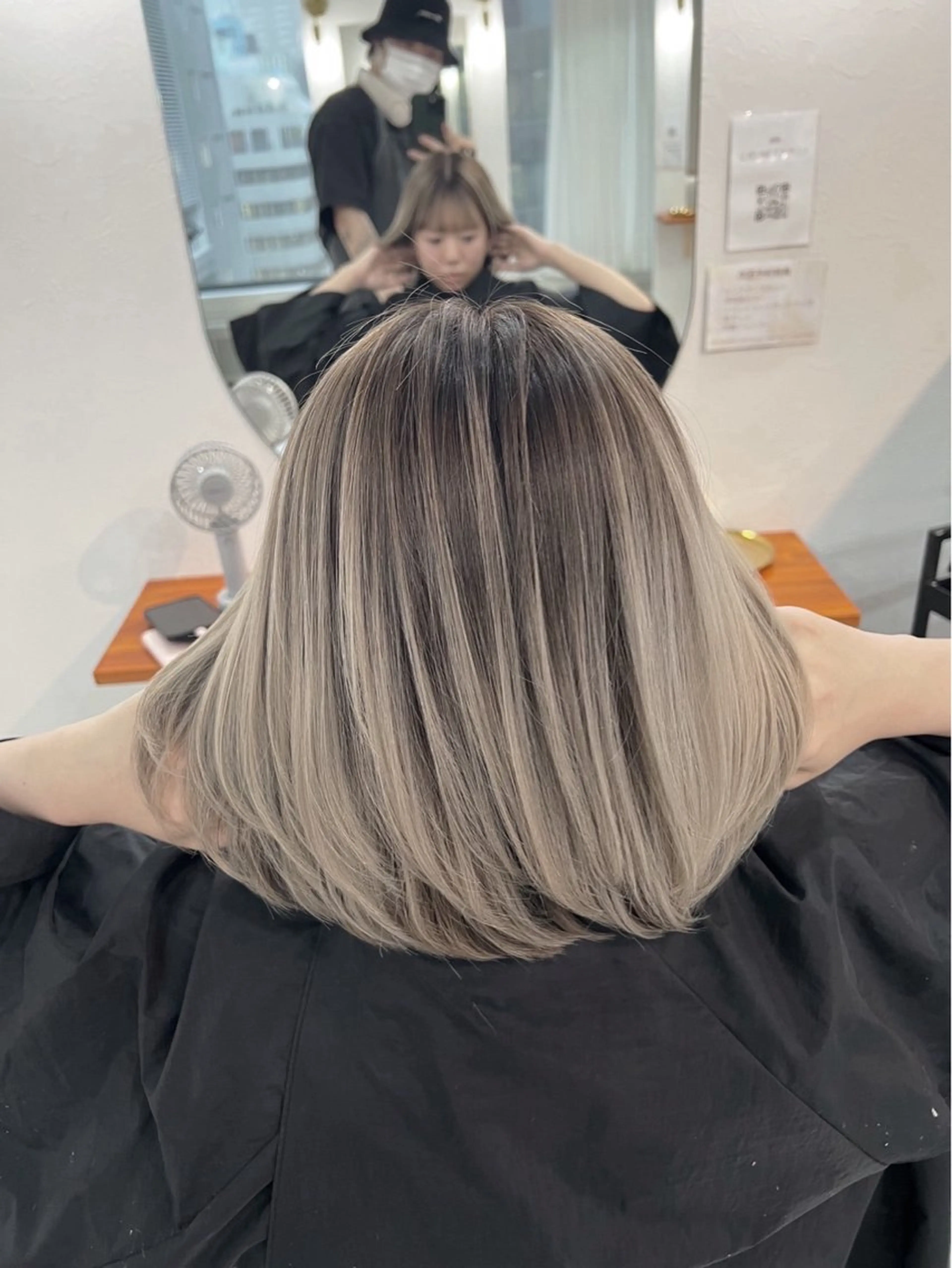 ショート カラー バレイヤージュ グレージュ レイヤーカット ヘアカラー トリートメント ROBIN所属・指名数No.1 /NAOYAのヘアスタイル