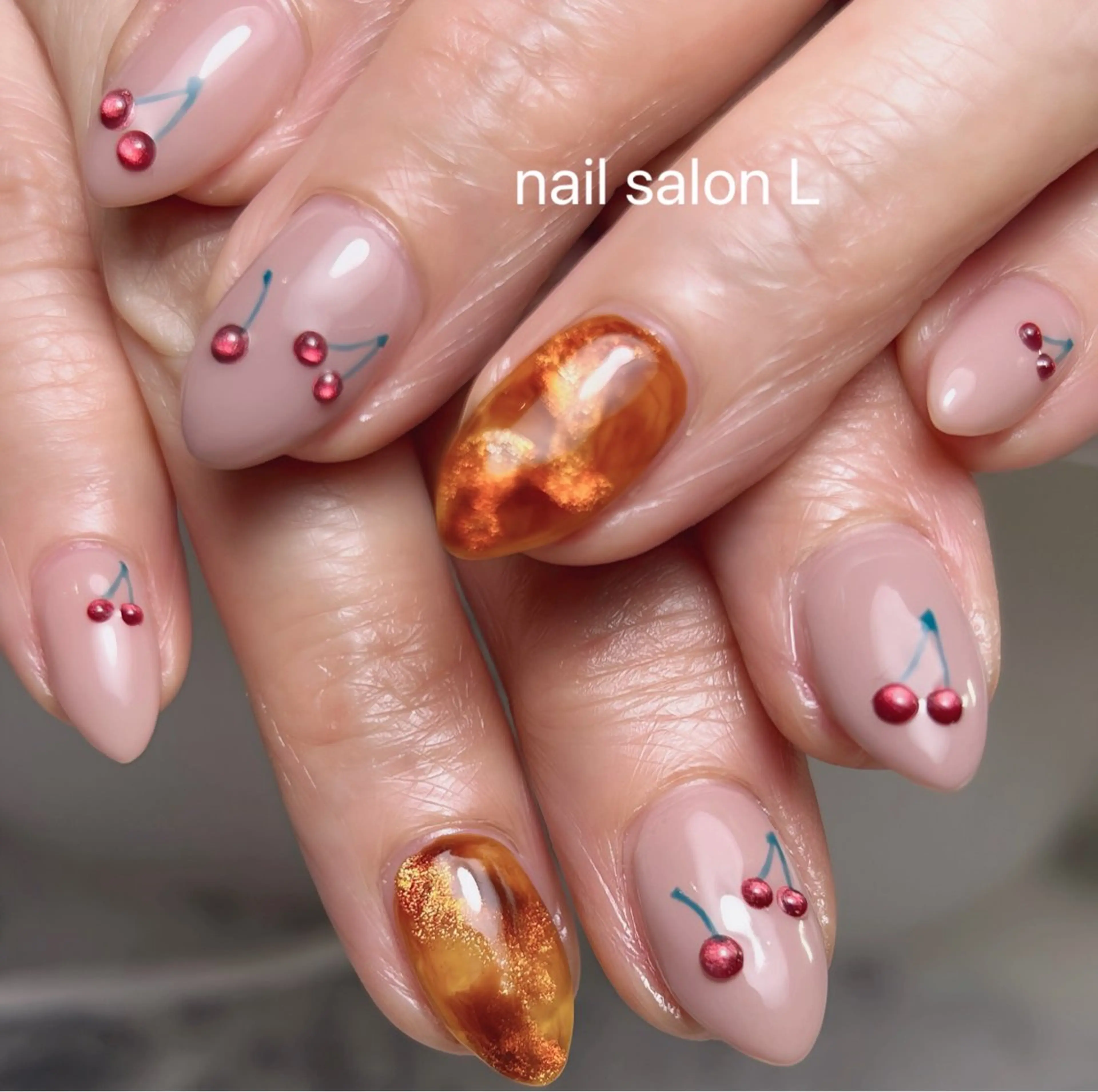 ネイル キラキラネイル マグネットネイル ぷっくりネイル ハンドネイル 吉川市 ネイルサロンLのネイルデザイン