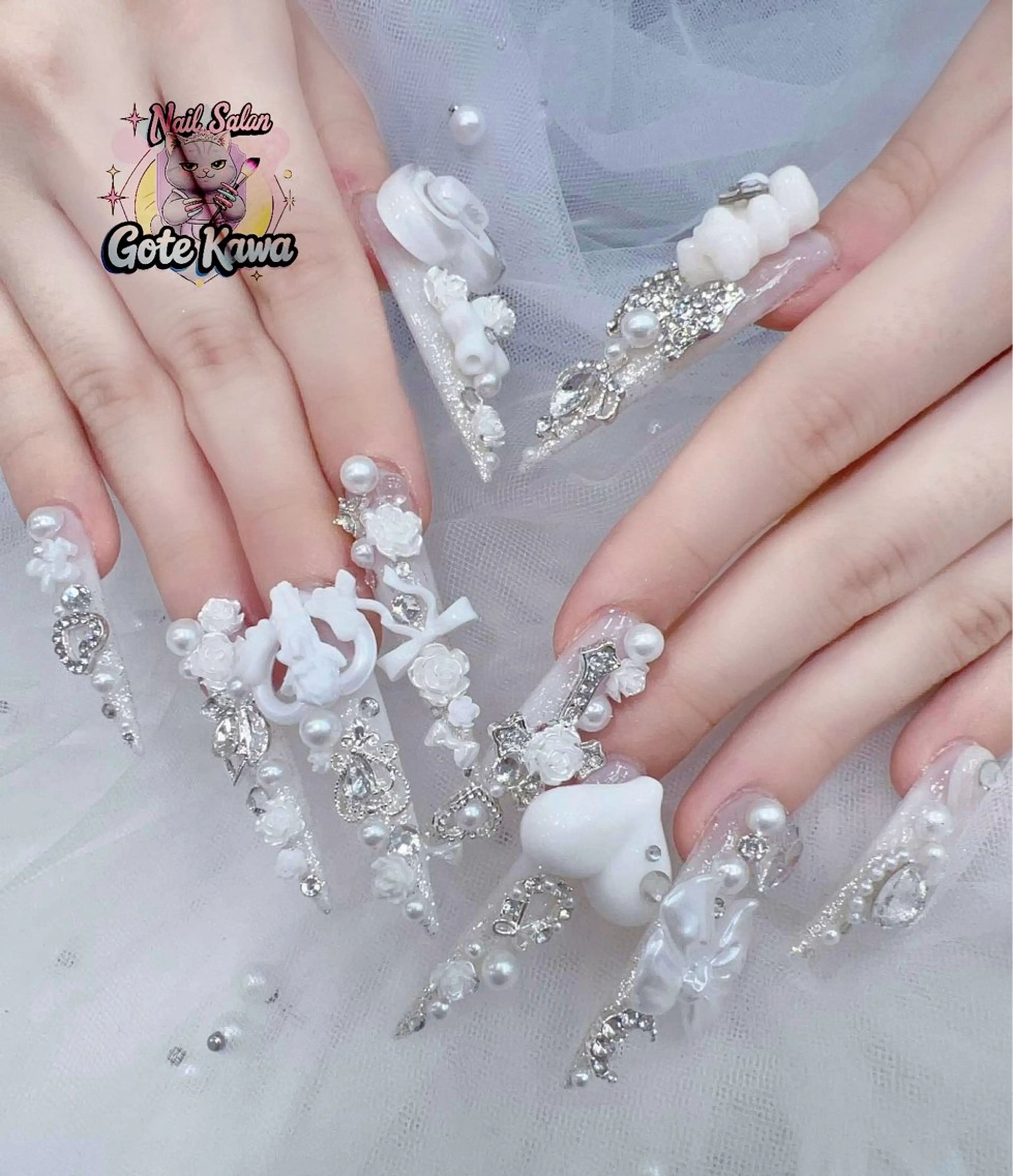 ネイル キラキラネイル 韓国ネイル スカルプネイル ハンドネイル ハンドケア GOTE KAWA Nail Salon(ゴテかわ)所属・Gote Kawa nail salonのネイルデザイン