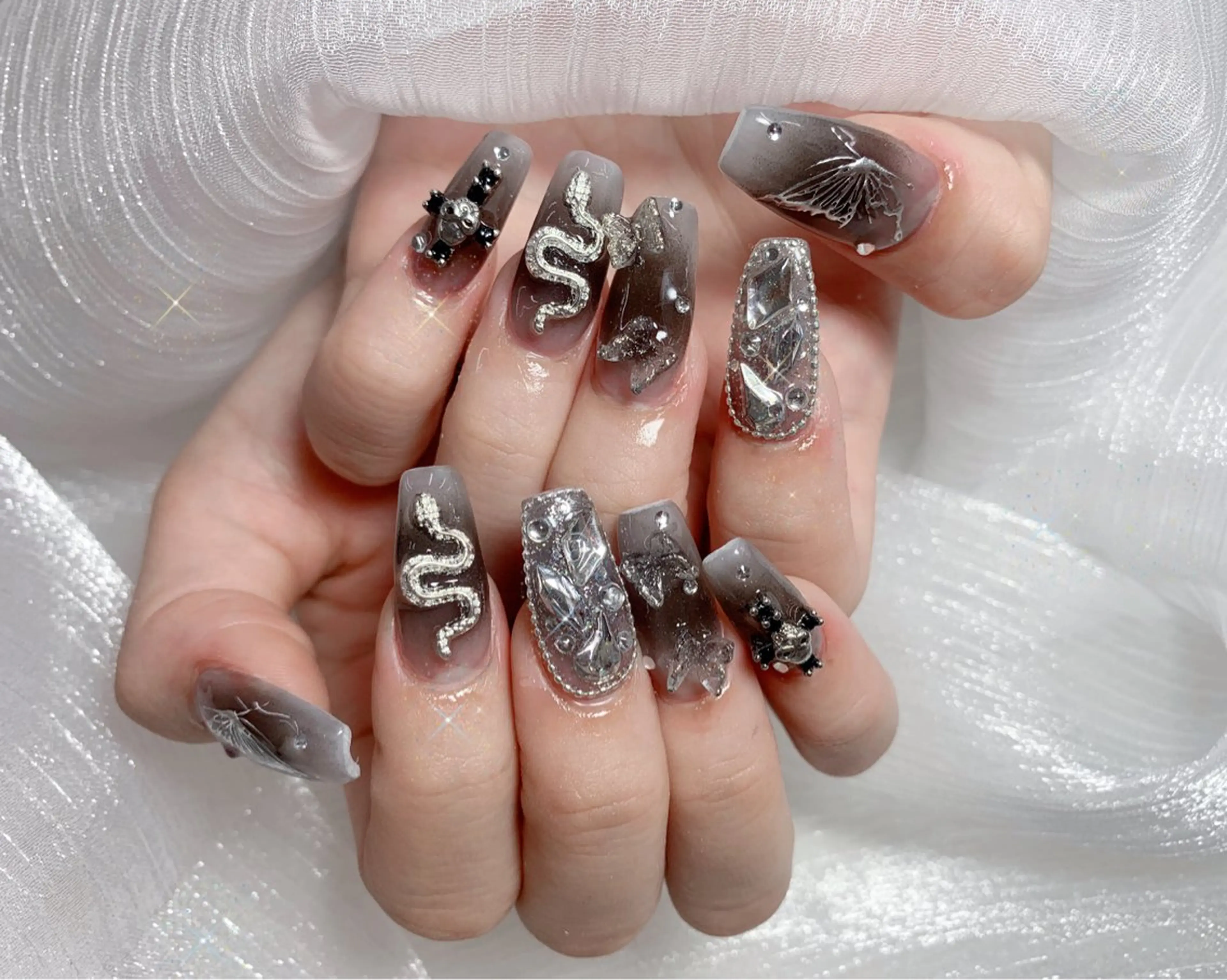 ネイル ✨Nailsalon Vi+✨のネイルデザイン