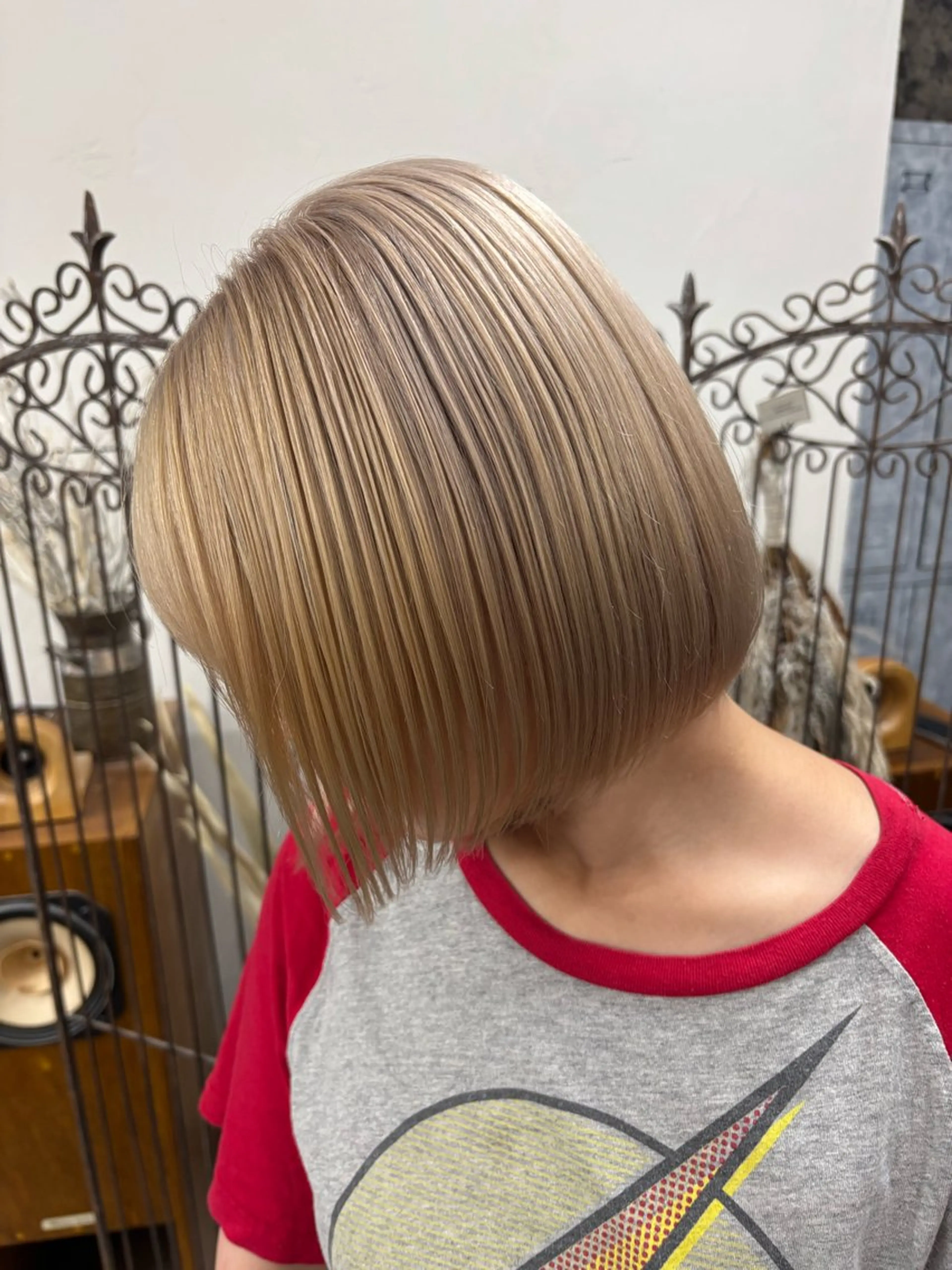 ショート カラー ブロンド ボブ nico 麻生 やまざきれいのヘアスタイル