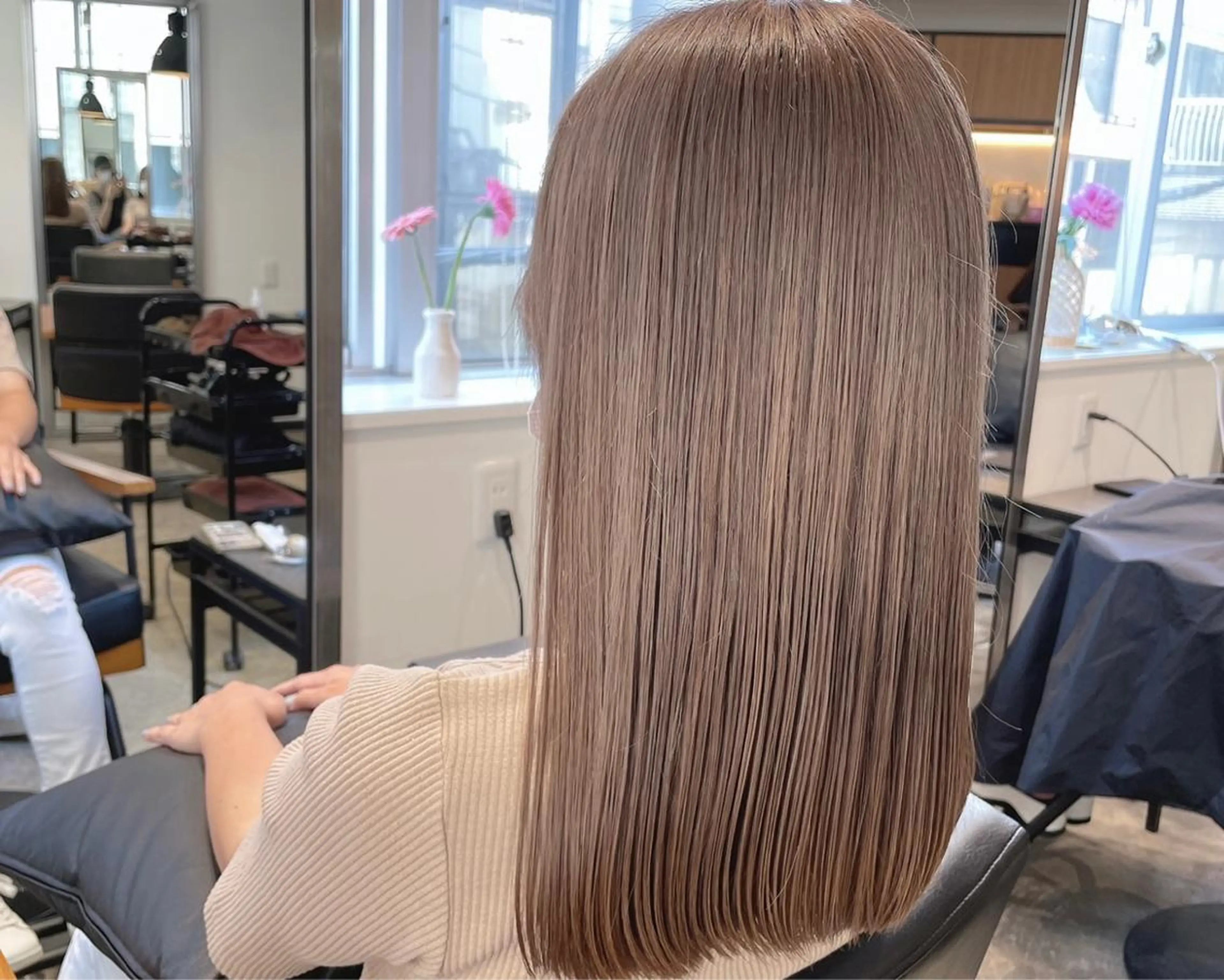 セミロング カラー enntaku 新宿所属・MASANA 🎱ディレクターのヘアスタイル