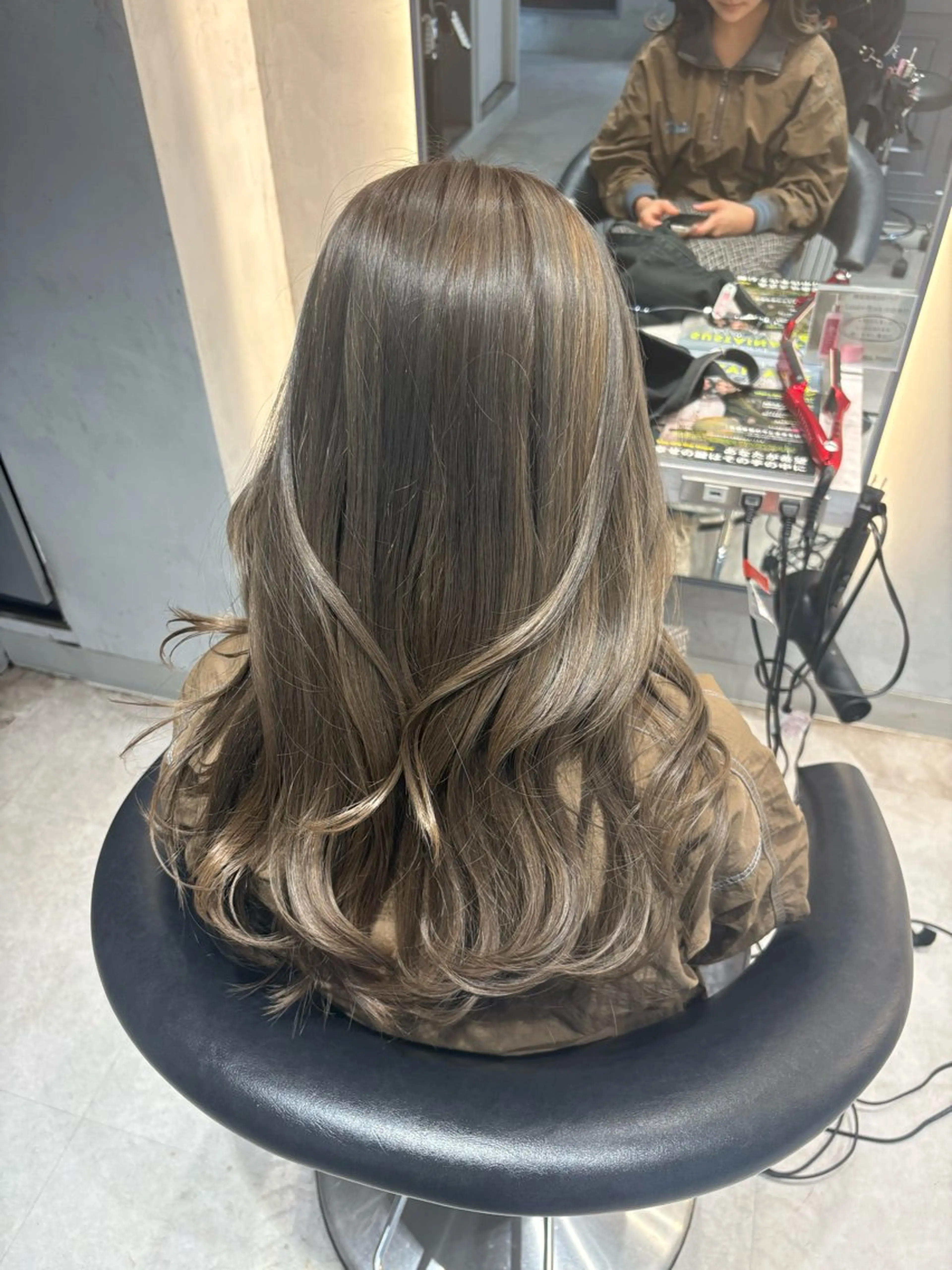 ロング カラー グレージュ オリーブグレージュ オリーブグレー Lond generous所属・mio🐶💗 /縮毛矯正/髪質改善のヘアスタイル