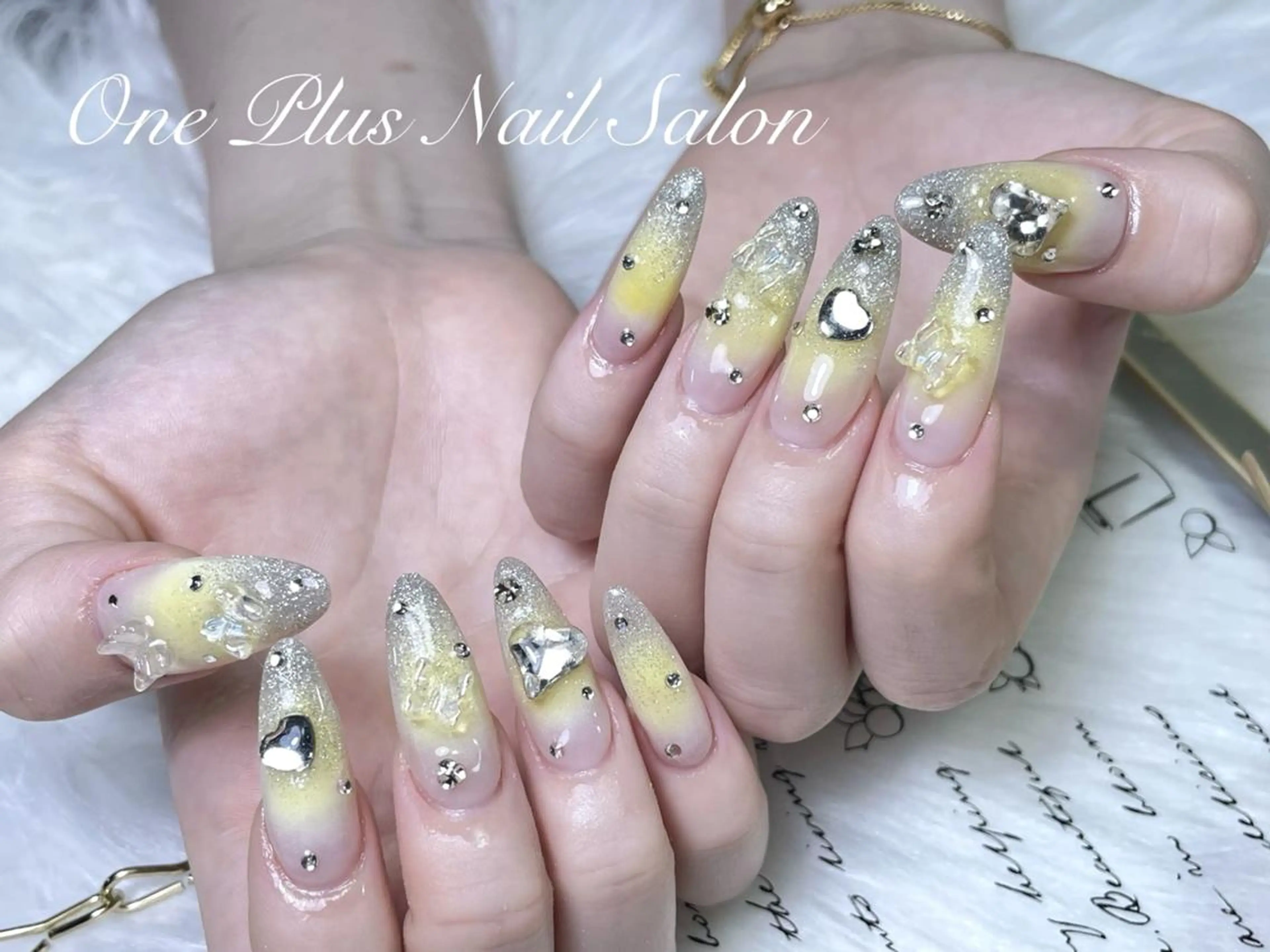 ネイル ジェルネイル キラキラネイル 韓国ネイル ラメ(グリッター) マグネットネイル One plus StudioNailのネイルデザイン