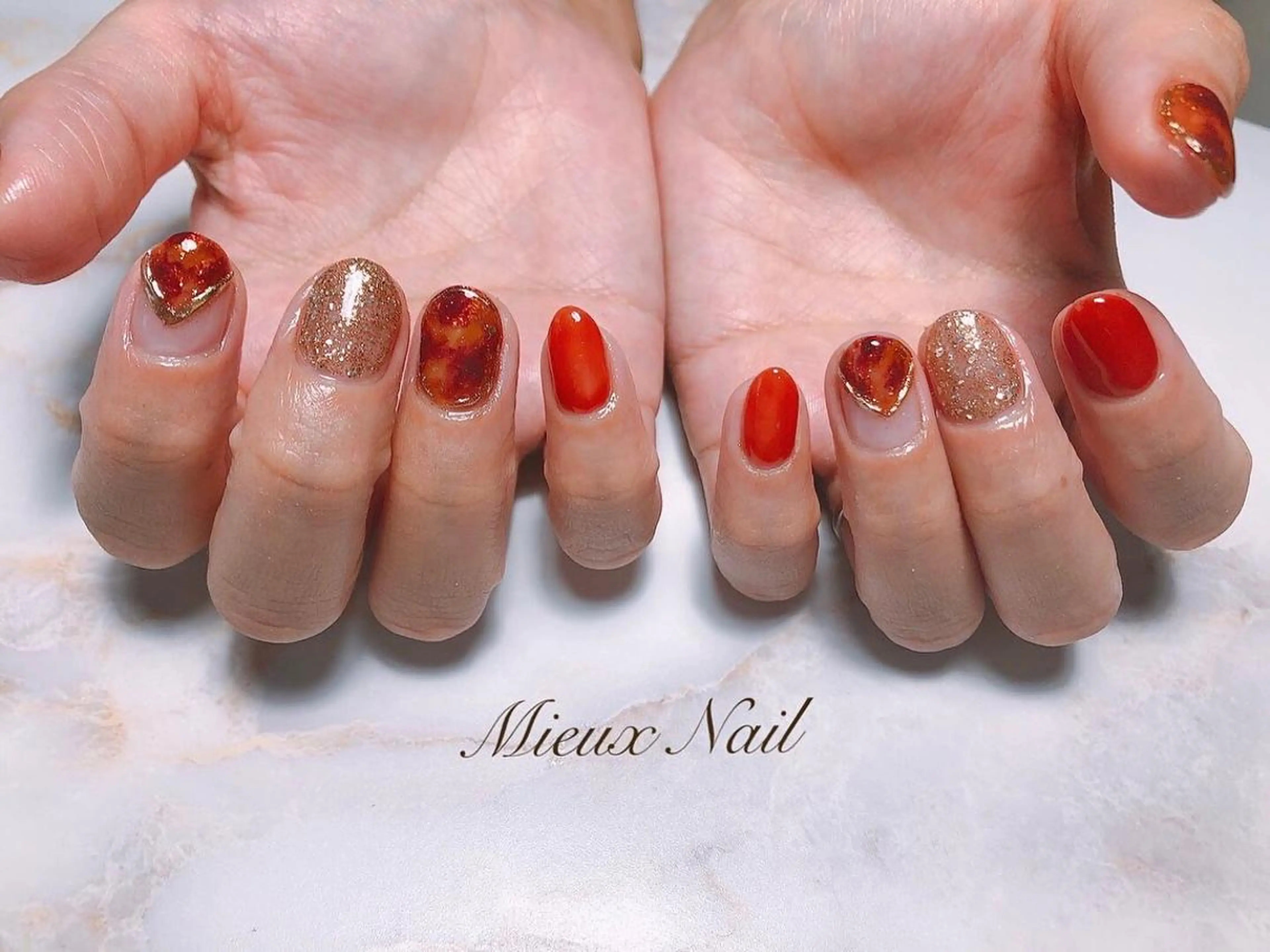 ネイル べっ甲ネイル ブラウン 市川 麻衣子のネイルデザイン