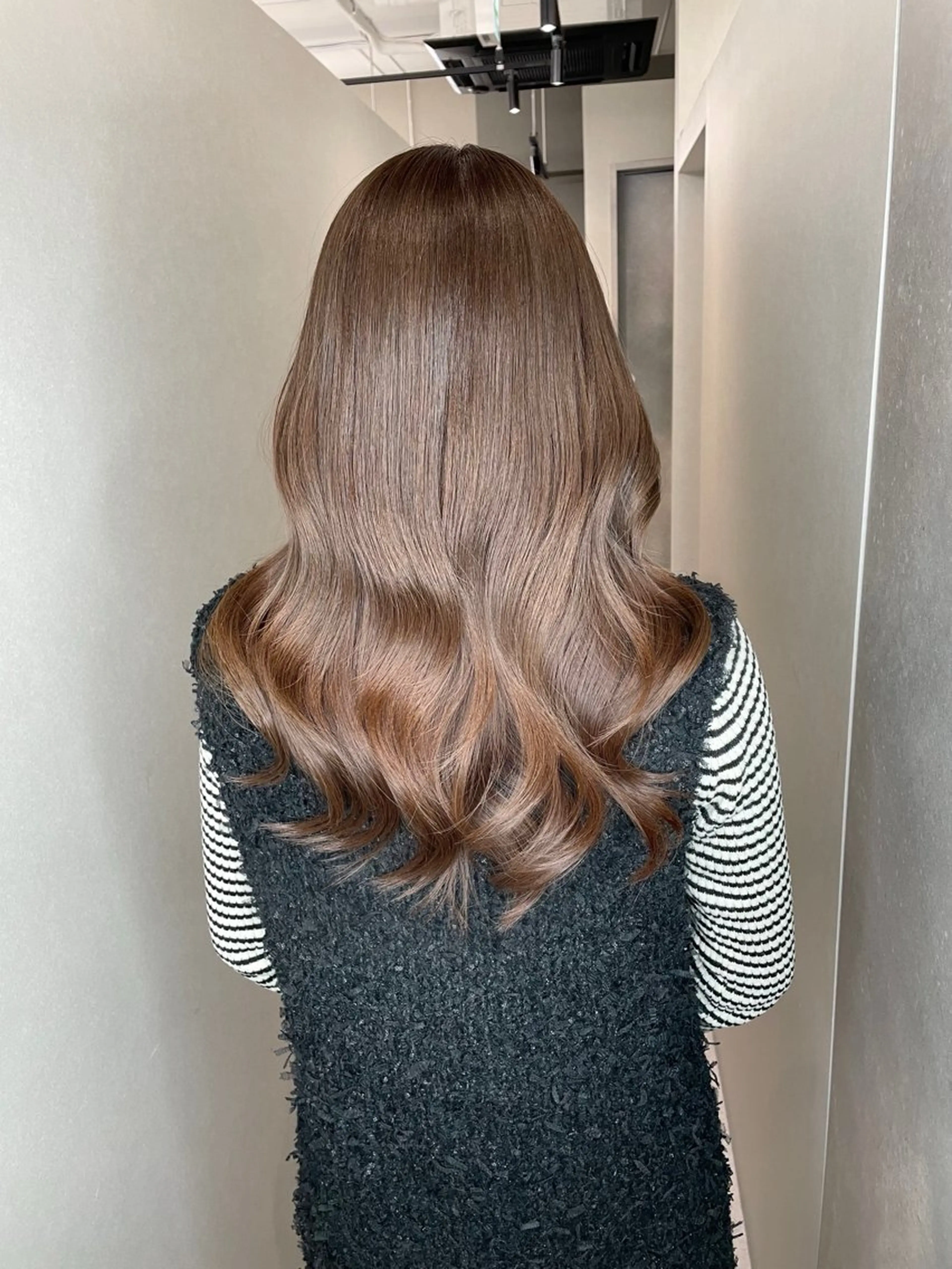 セミロング カラー 透明感カラー 髪質改善 ヘアカラー トリートメント 今井 勝也のヘアスタイル