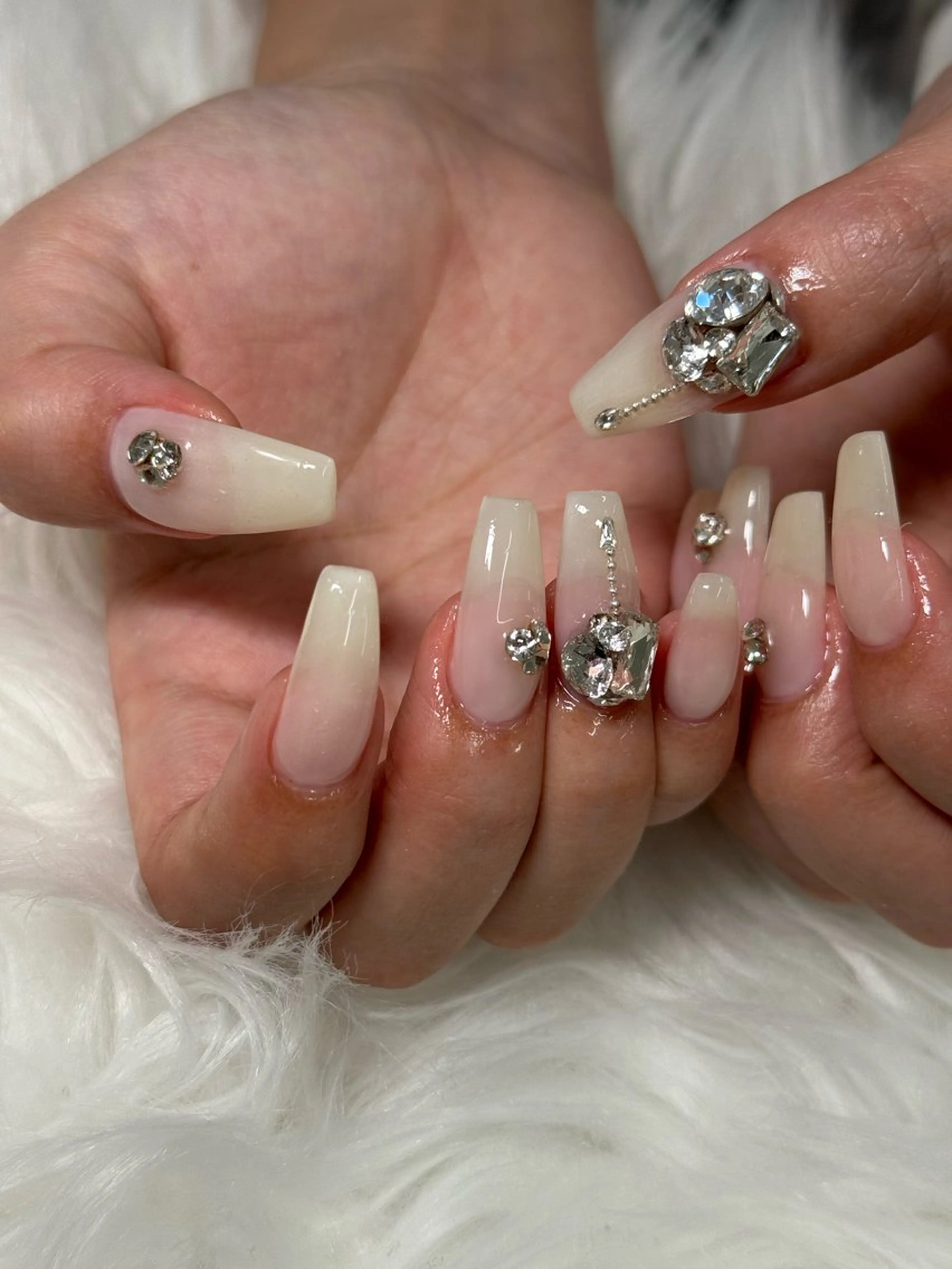 ミディアム Latte Nail 十三のネイルデザイン