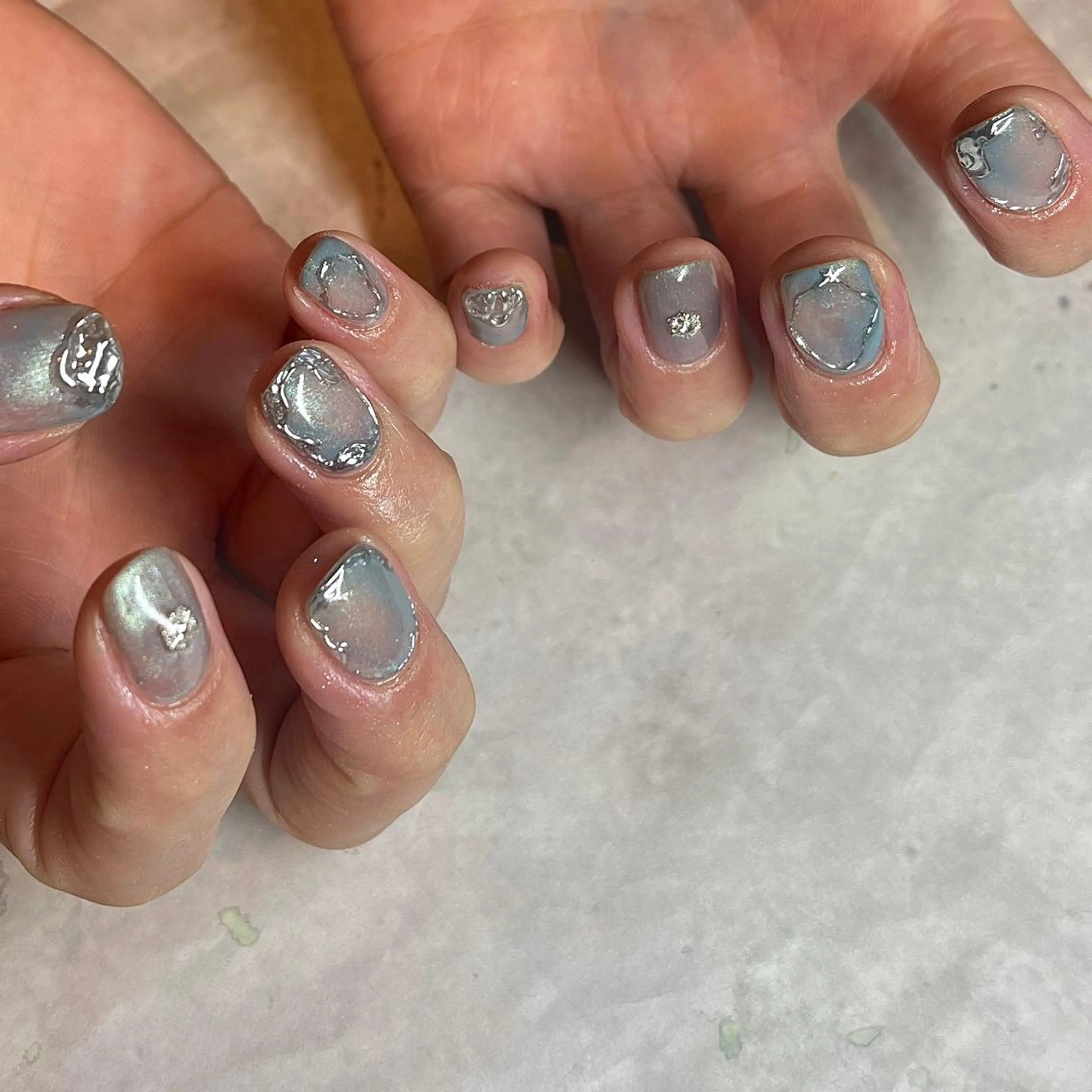 ネイル ブルー ミラーネイル シルバー 冬ネイル フリーランス¨̮⃝ ネイリストOKADAのネイルデザイン