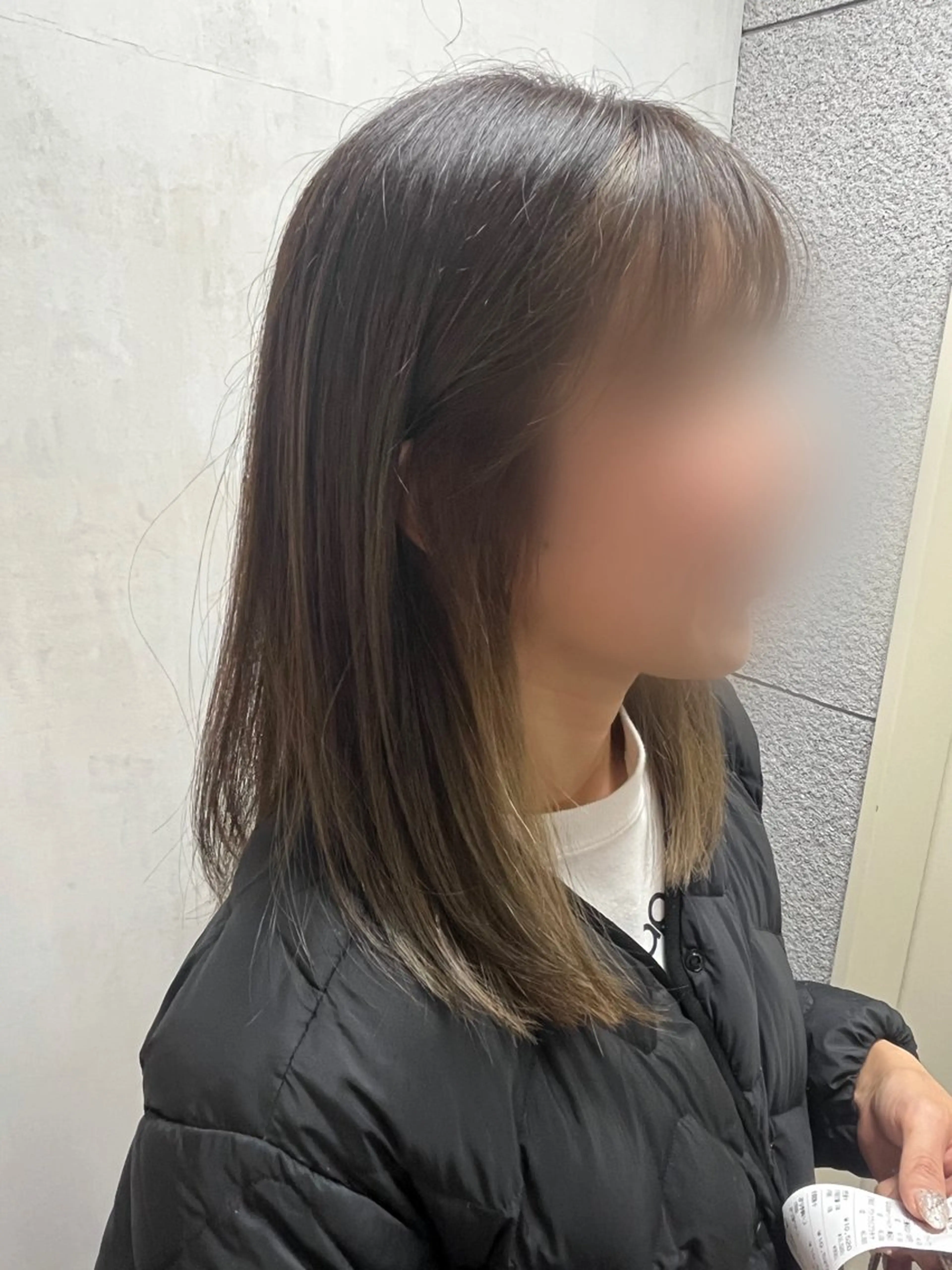 セミロング カラー ベージュカラー インナーカラー カット ヘアカラー 鳥見 若菜のヘアスタイル