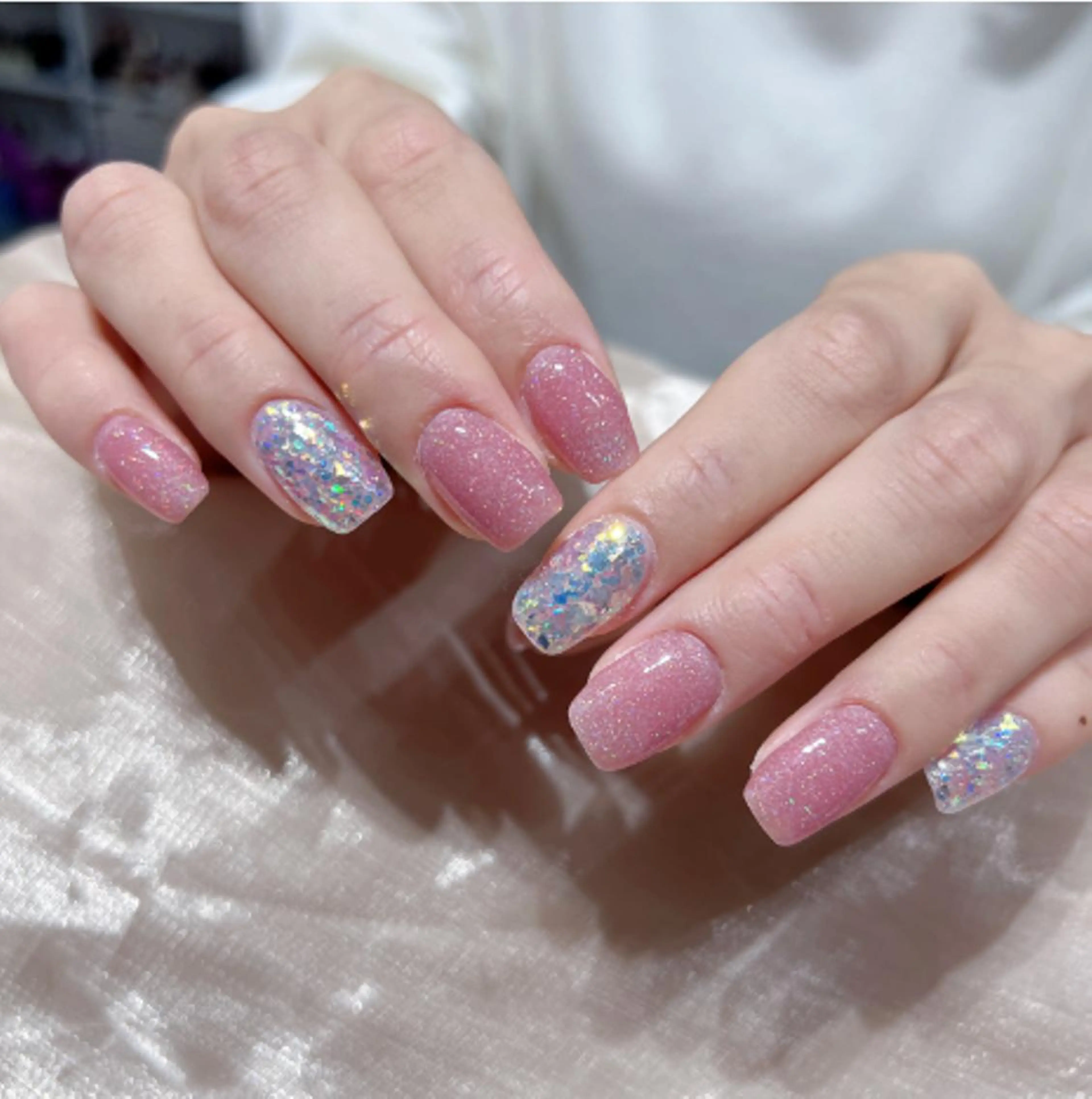 ネイル ホログラムネイル Queens 新宿本店のネイルデザイン