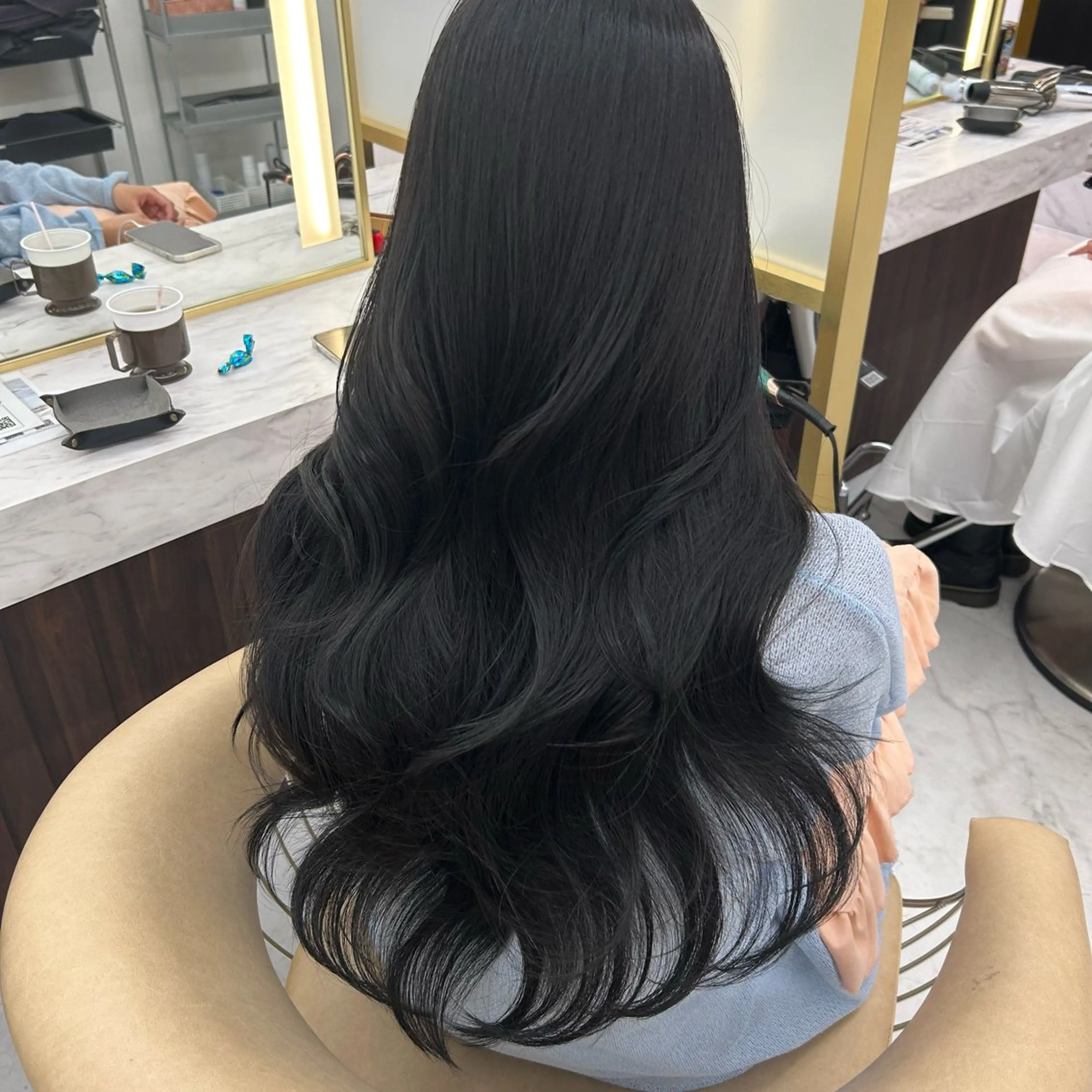 カラー 黒髪 ブルーカラー ブルーブラック SOYON ayaのヘアスタイル